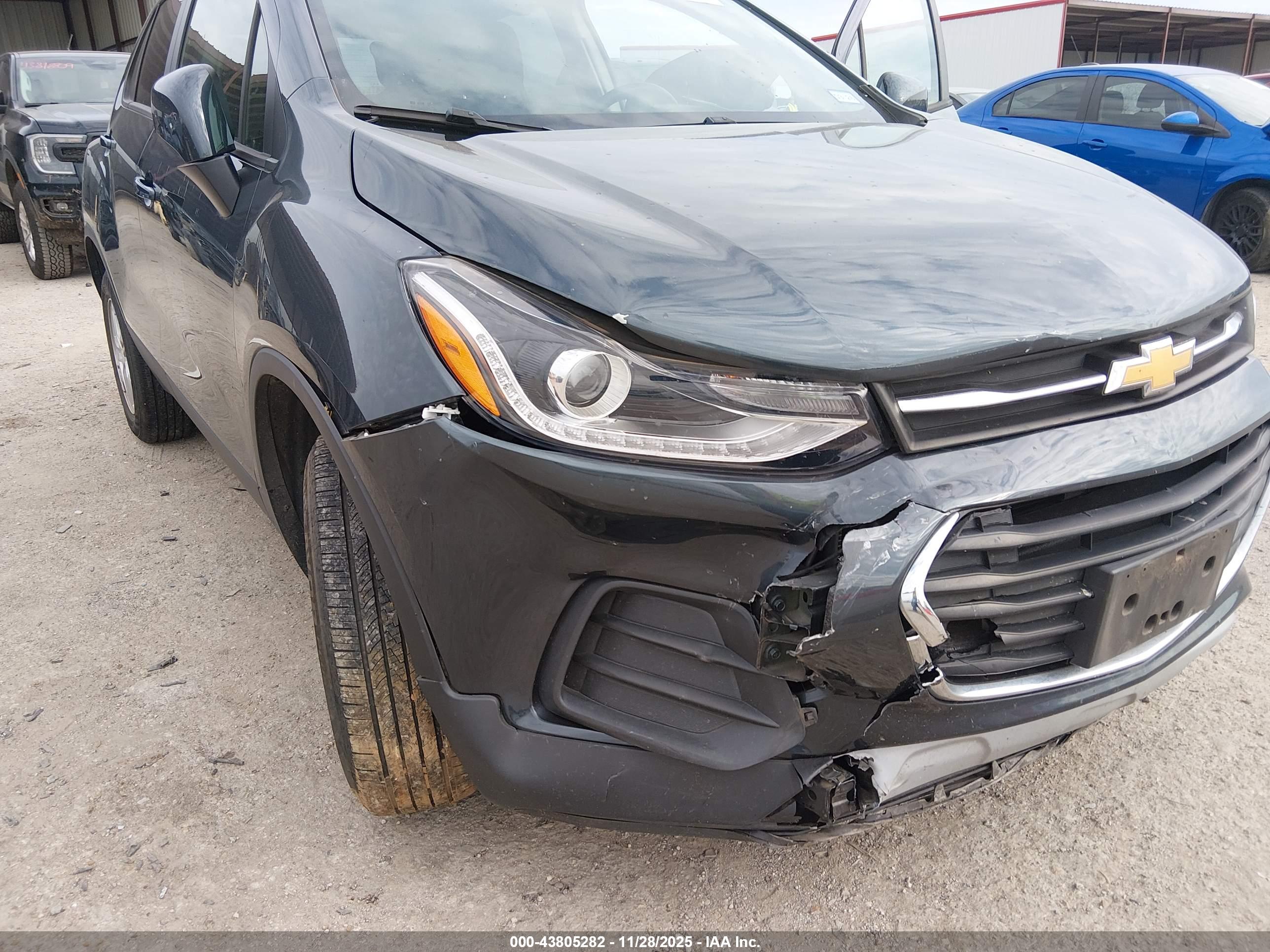 CHEVROLET TRAX image 6