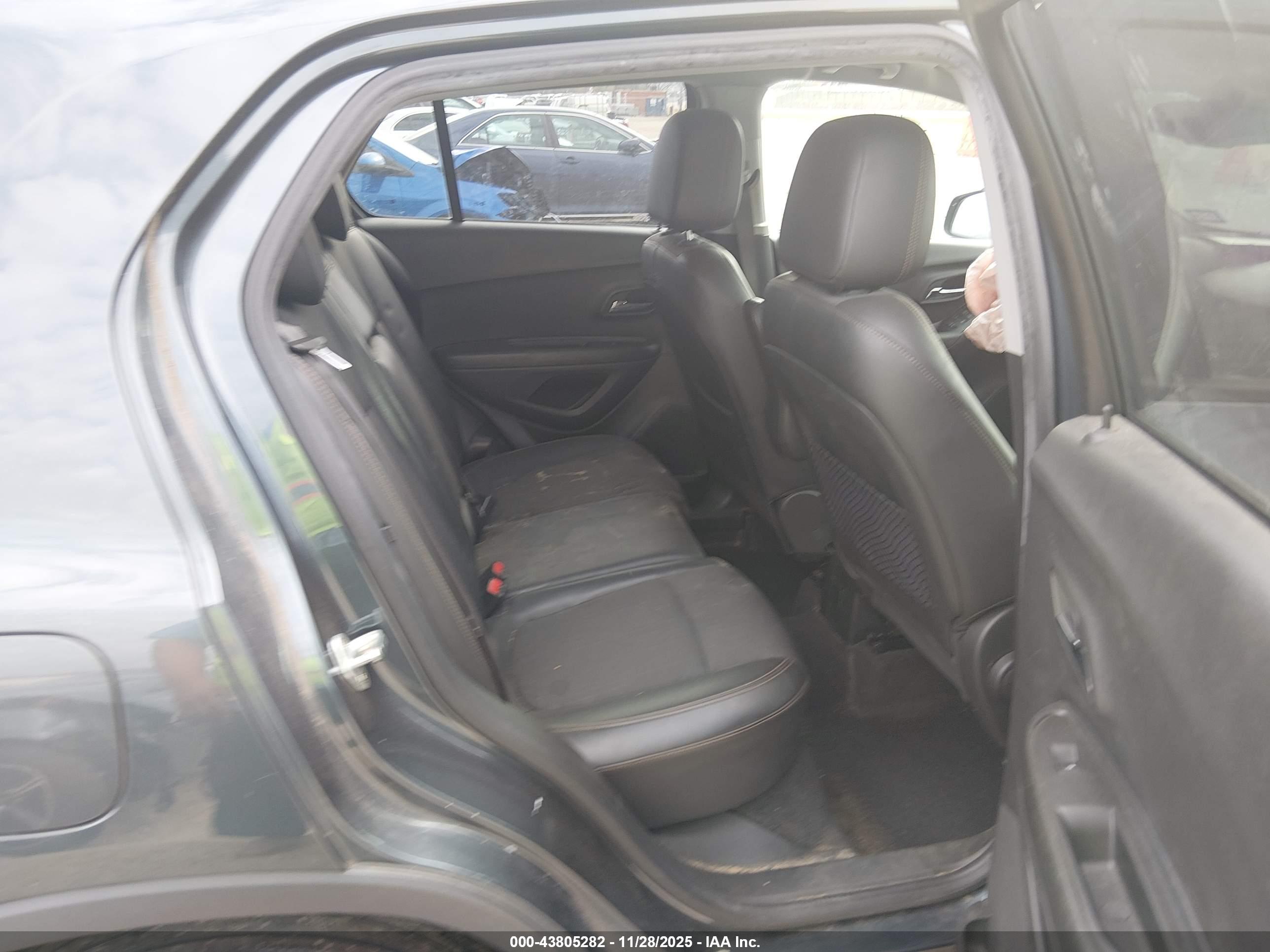 CHEVROLET TRAX image 8