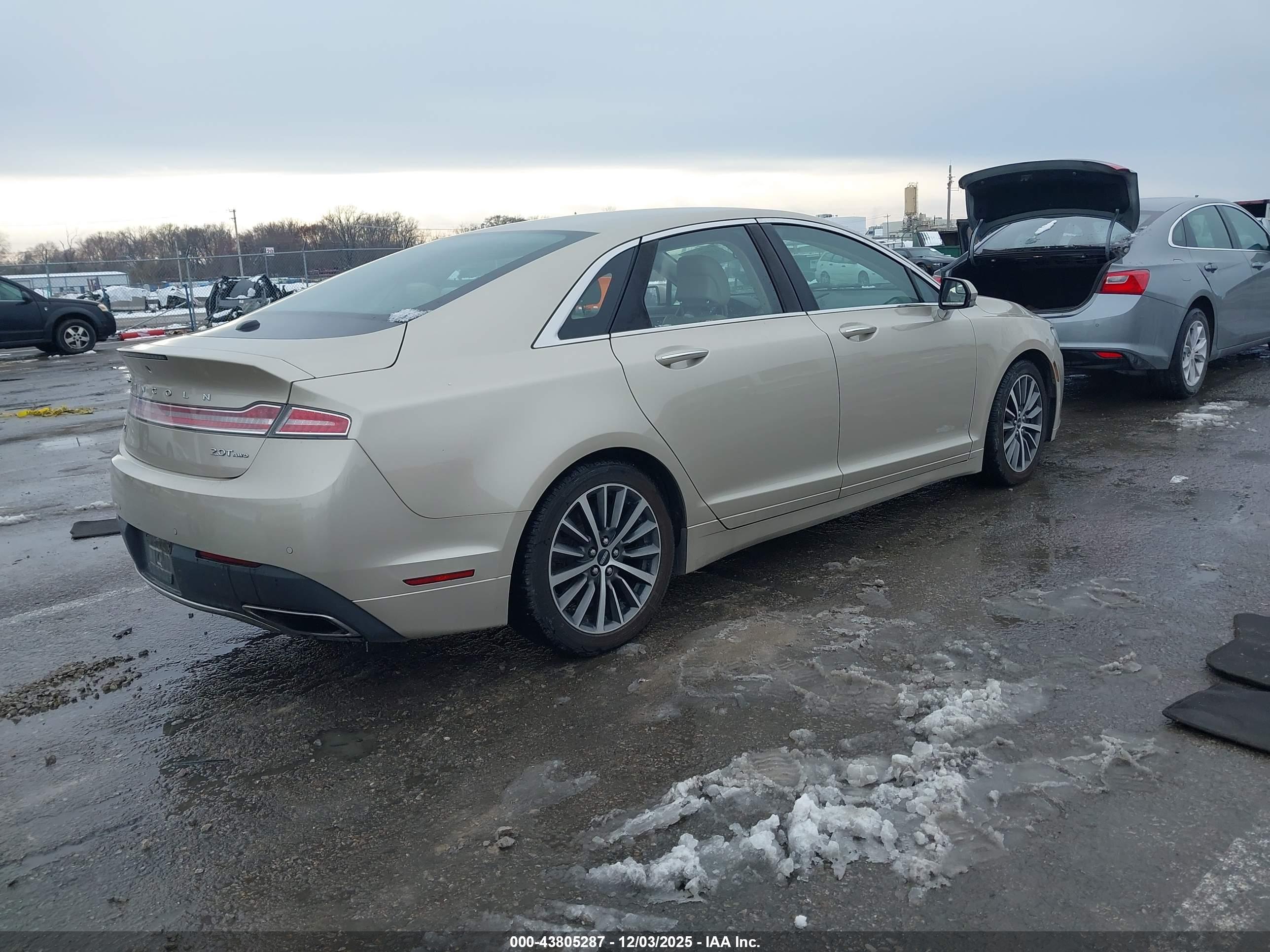 LINCOLN MKZ image 4