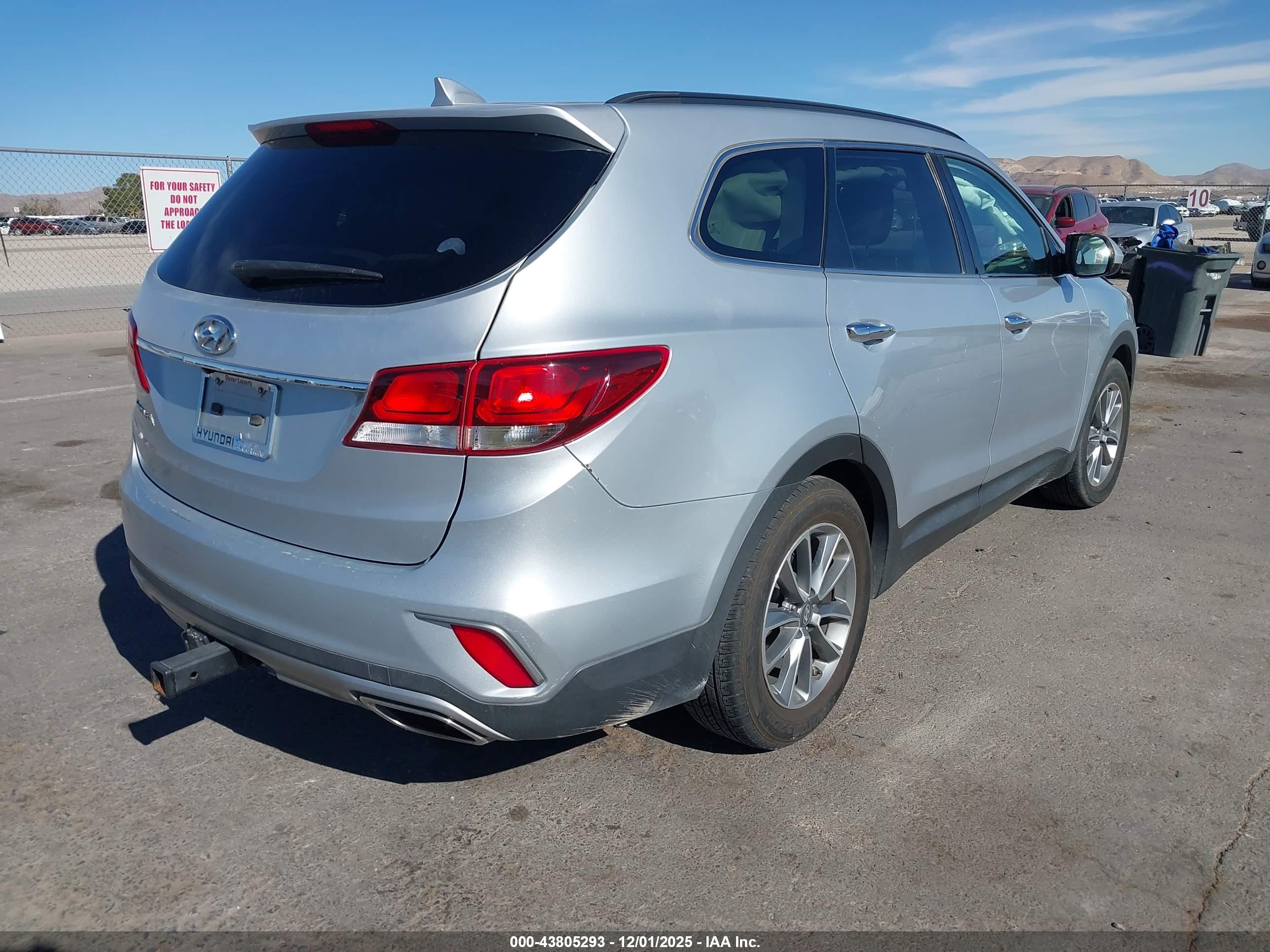 HYUNDAI SANTA image 4