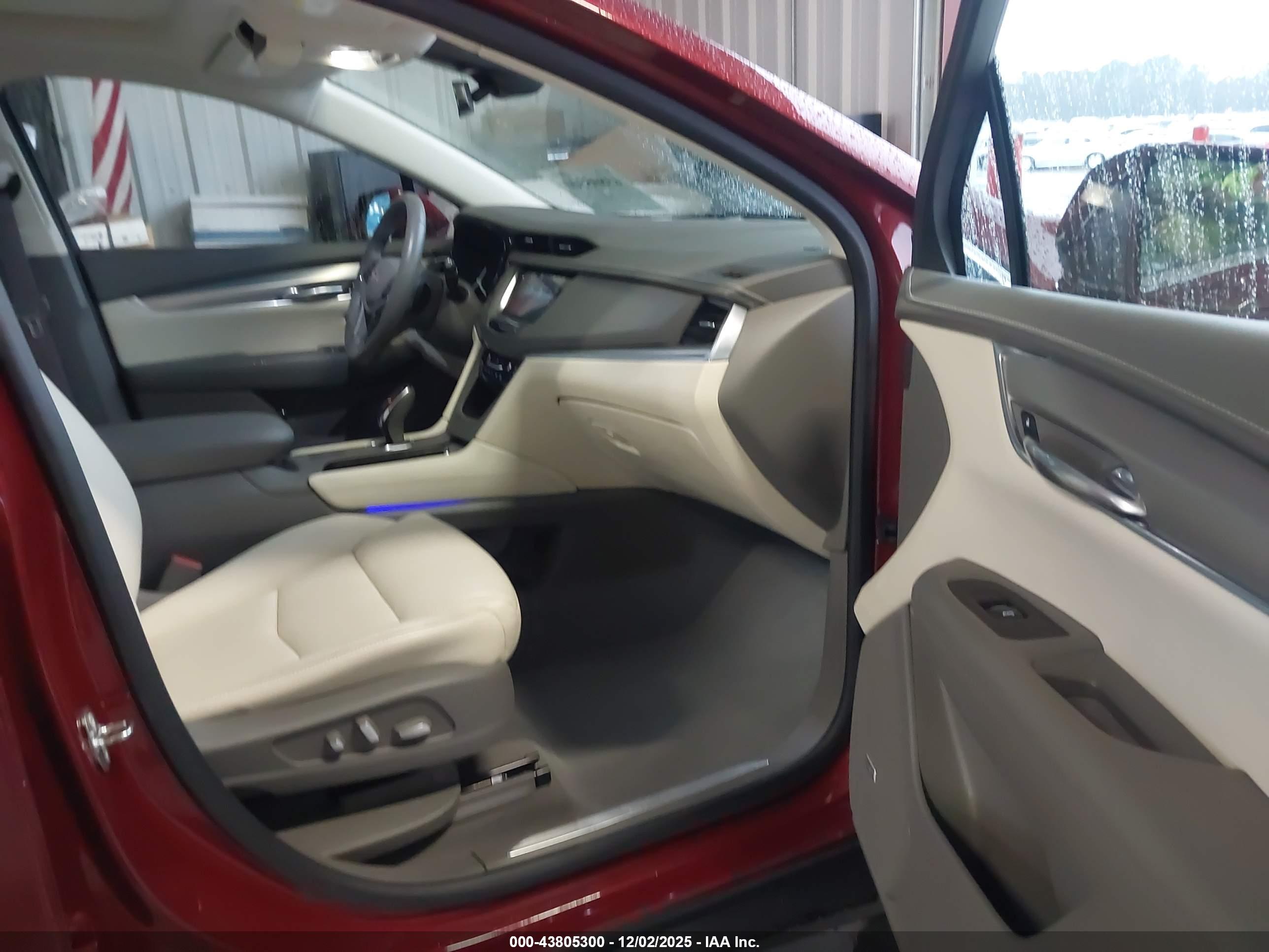 CADILLAC XT5 image 5