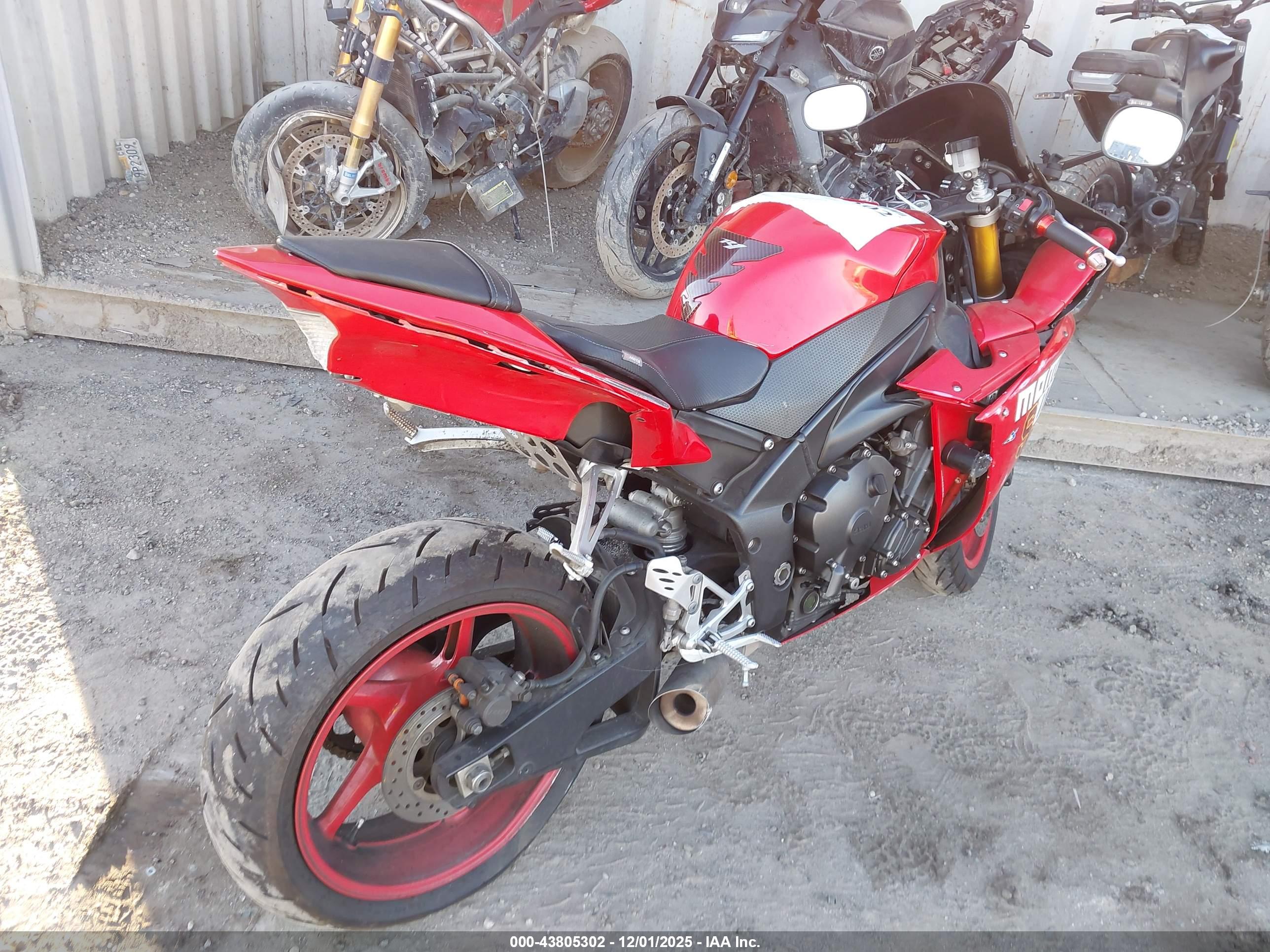 YAMAHA YZFR1 image 4