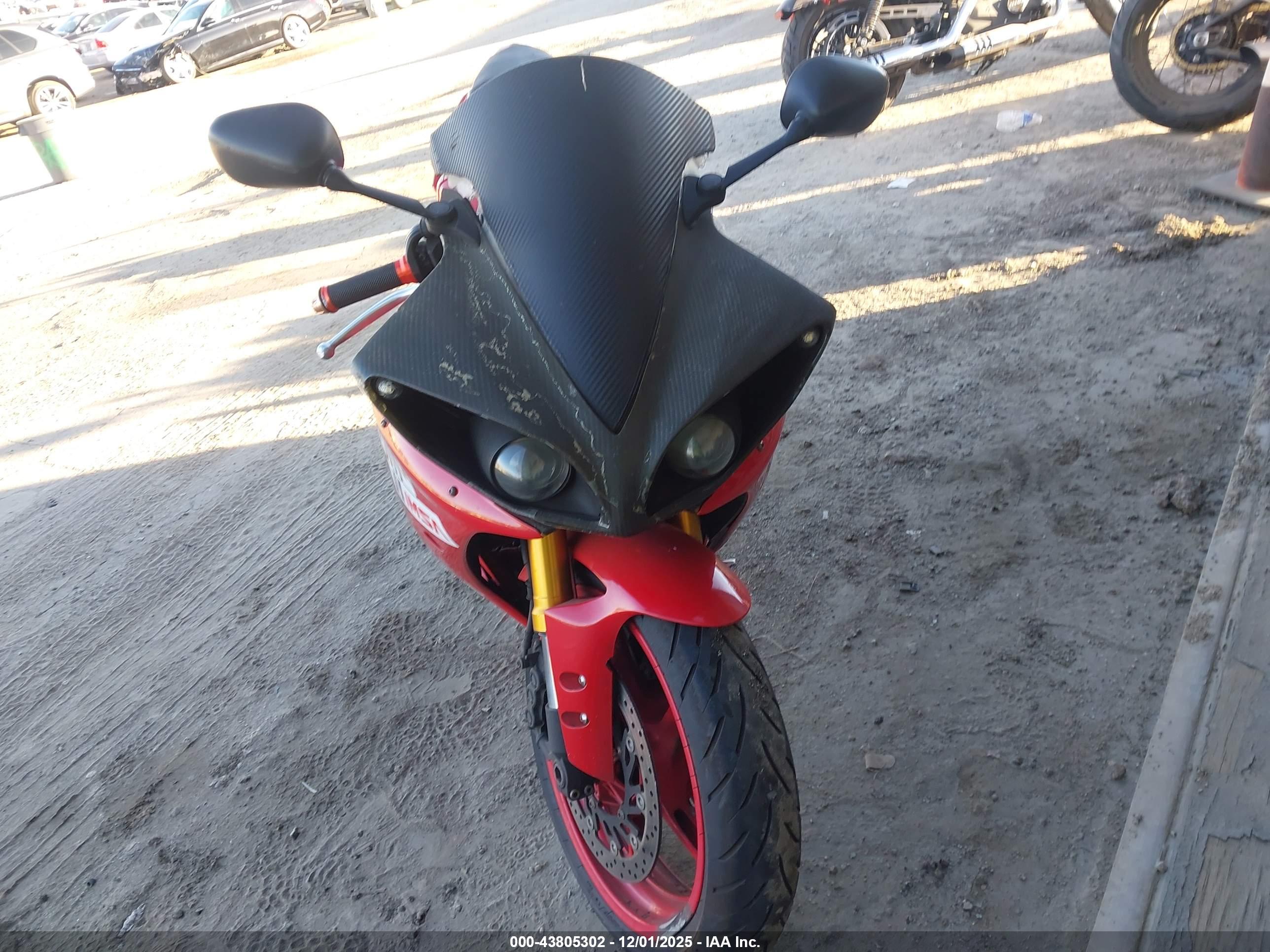 YAMAHA YZFR1 image 5