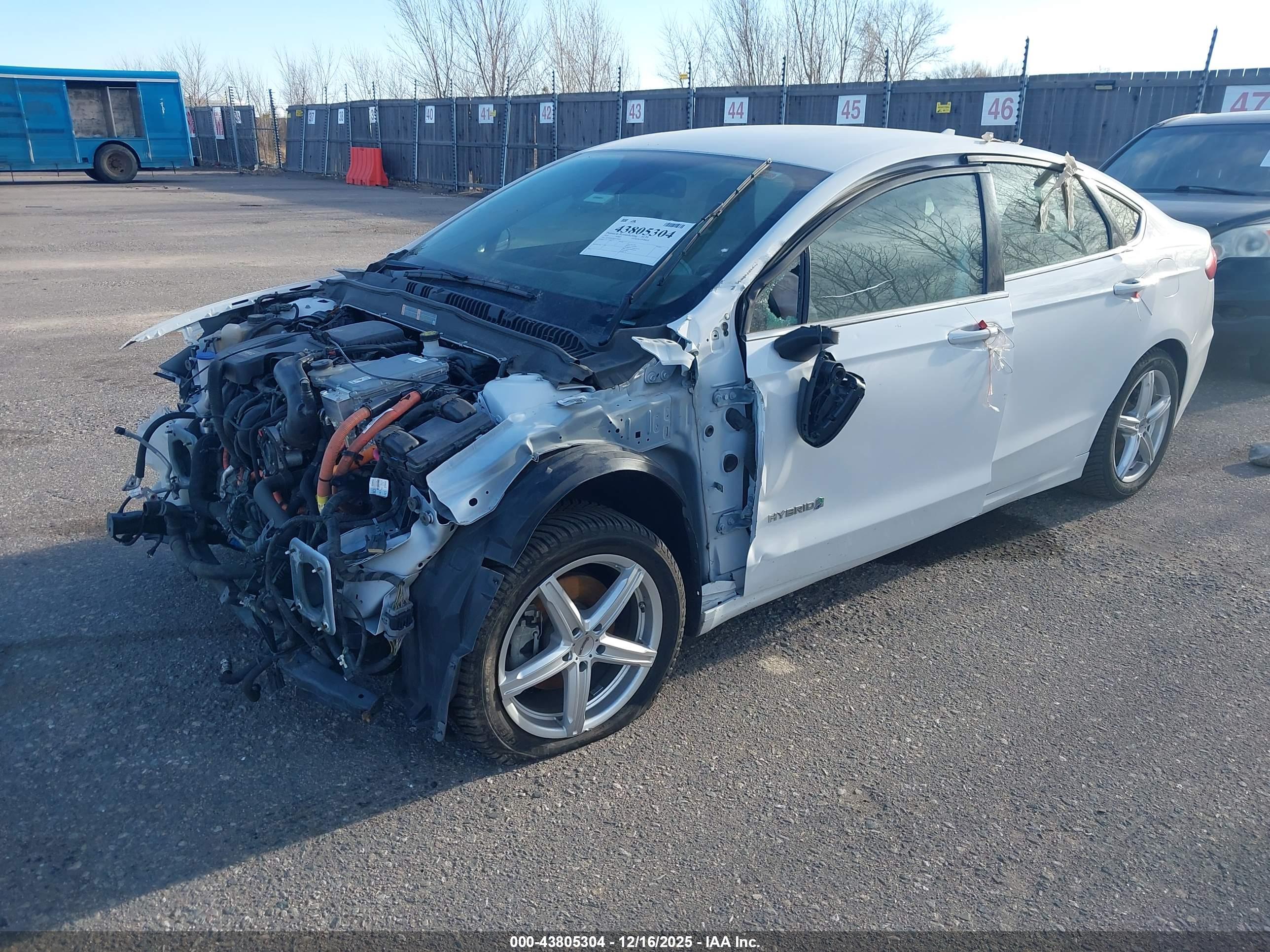 FORD FUSION image 2