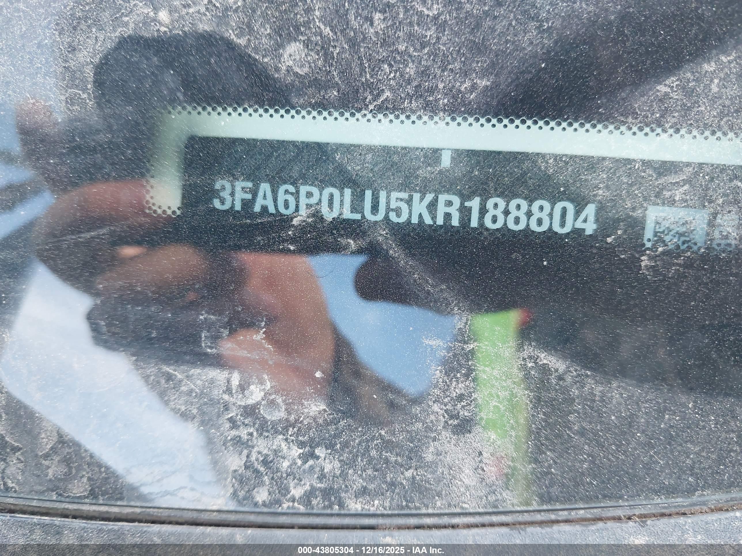 FORD FUSION image 9
