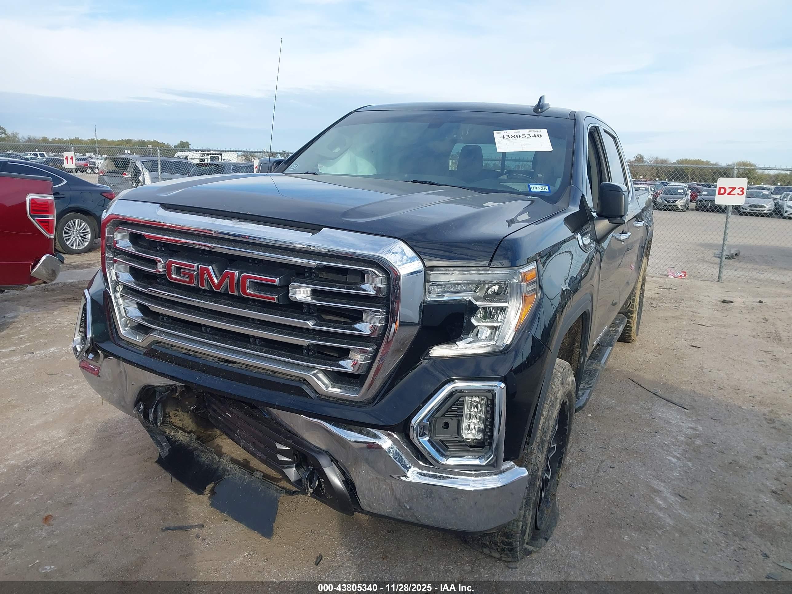 GMC SIERRA image 2