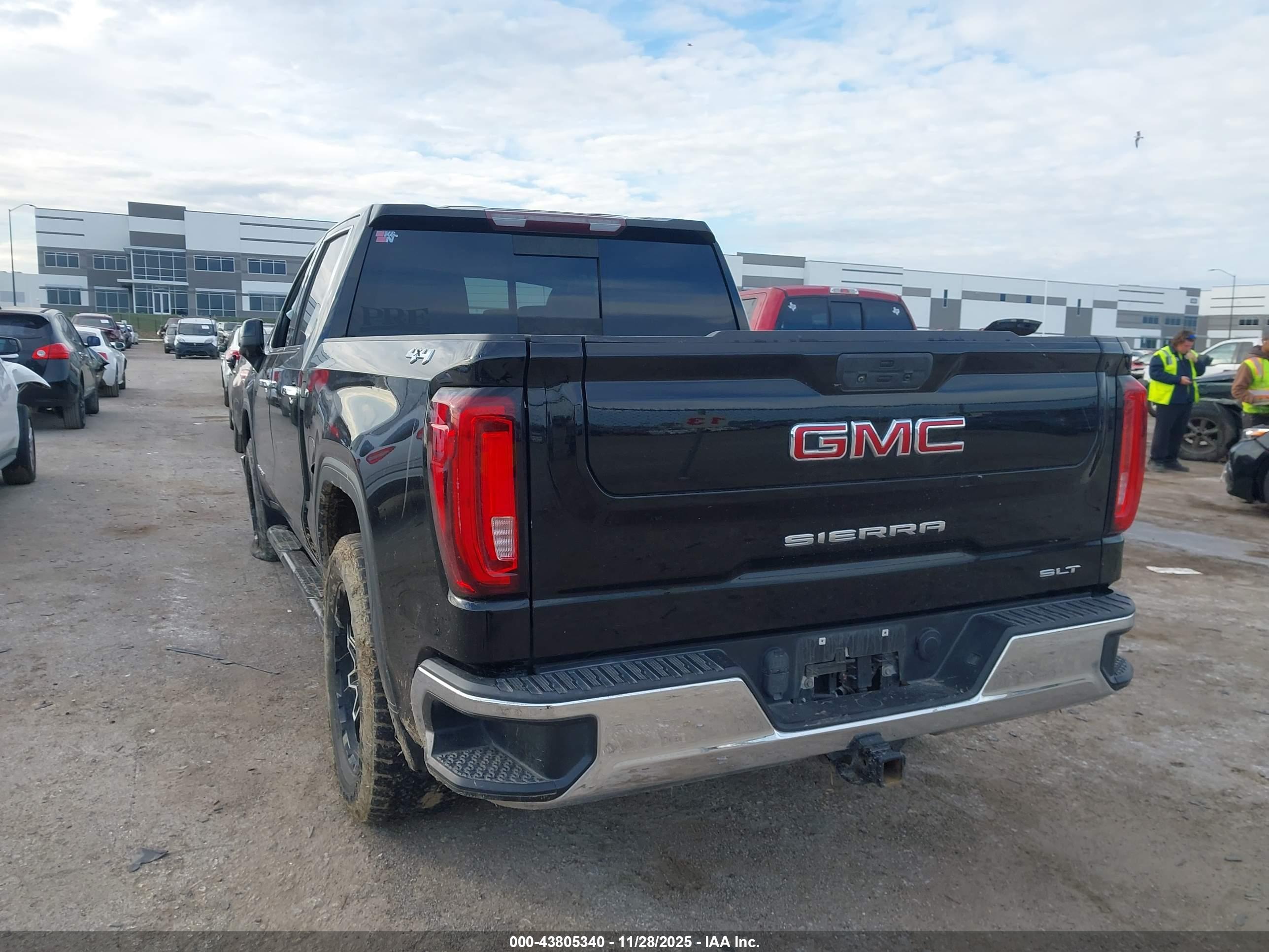 GMC SIERRA image 3