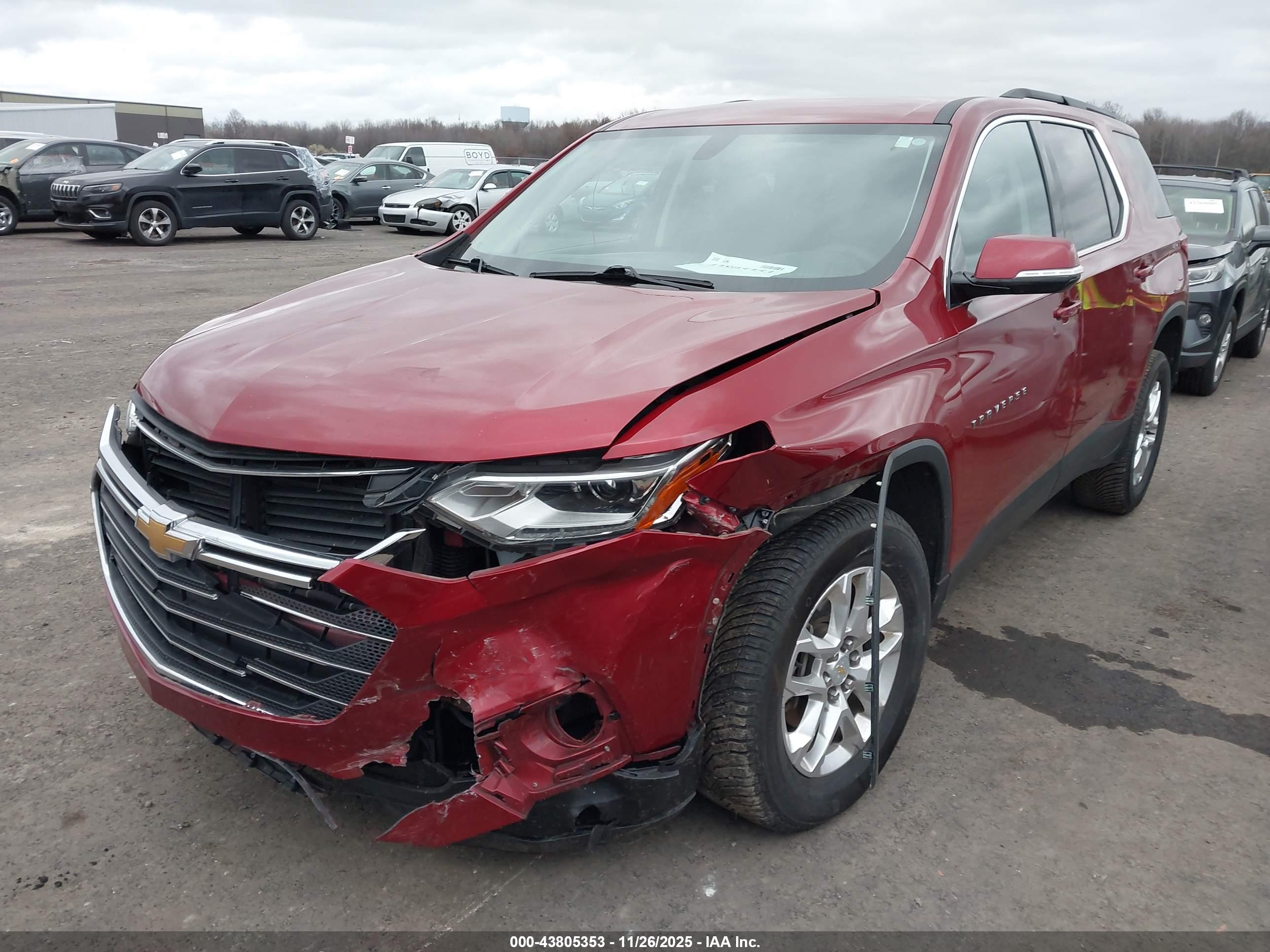 CHEVROLET TRAVERSE image 2