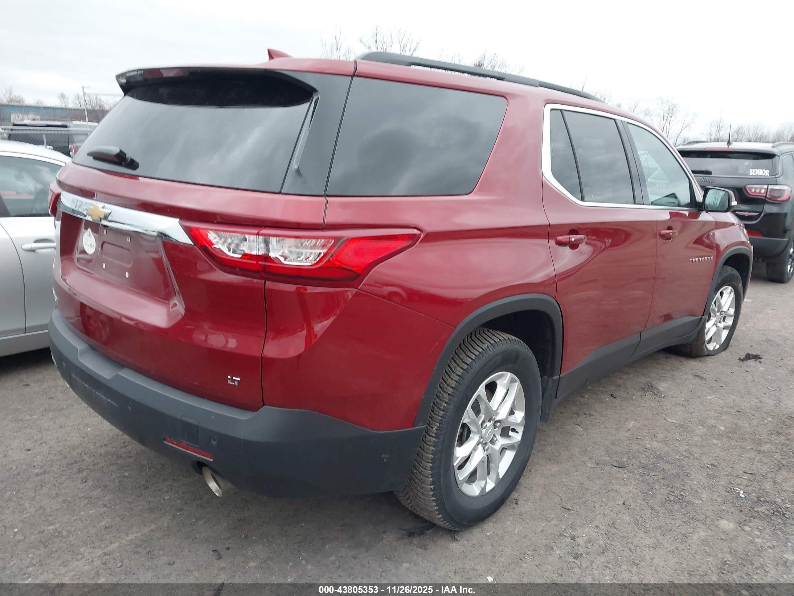 CHEVROLET TRAVERSE image 4