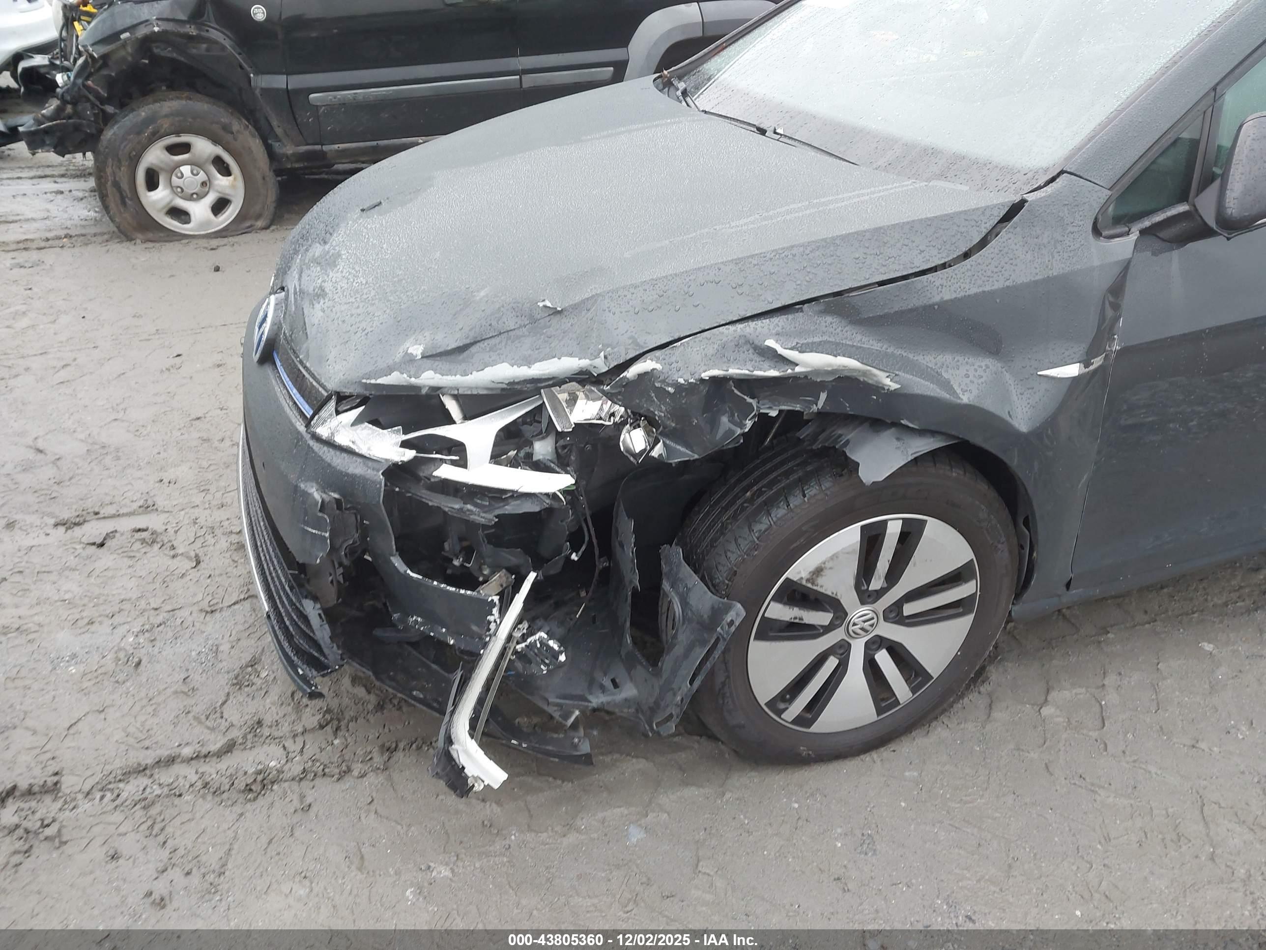 VOLKSWAGEN E-GOLF image 6