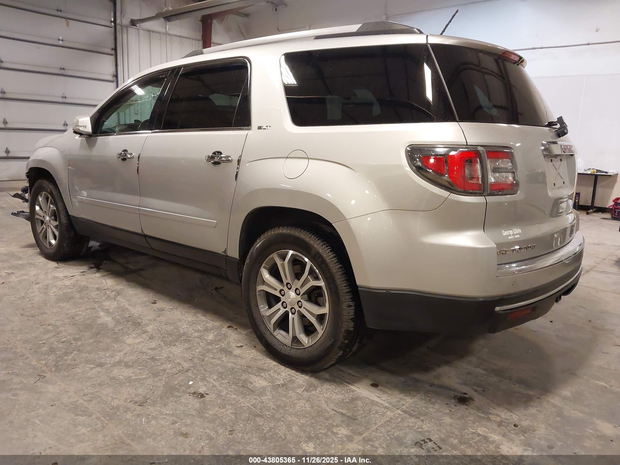 GMC ACADIA image 3
