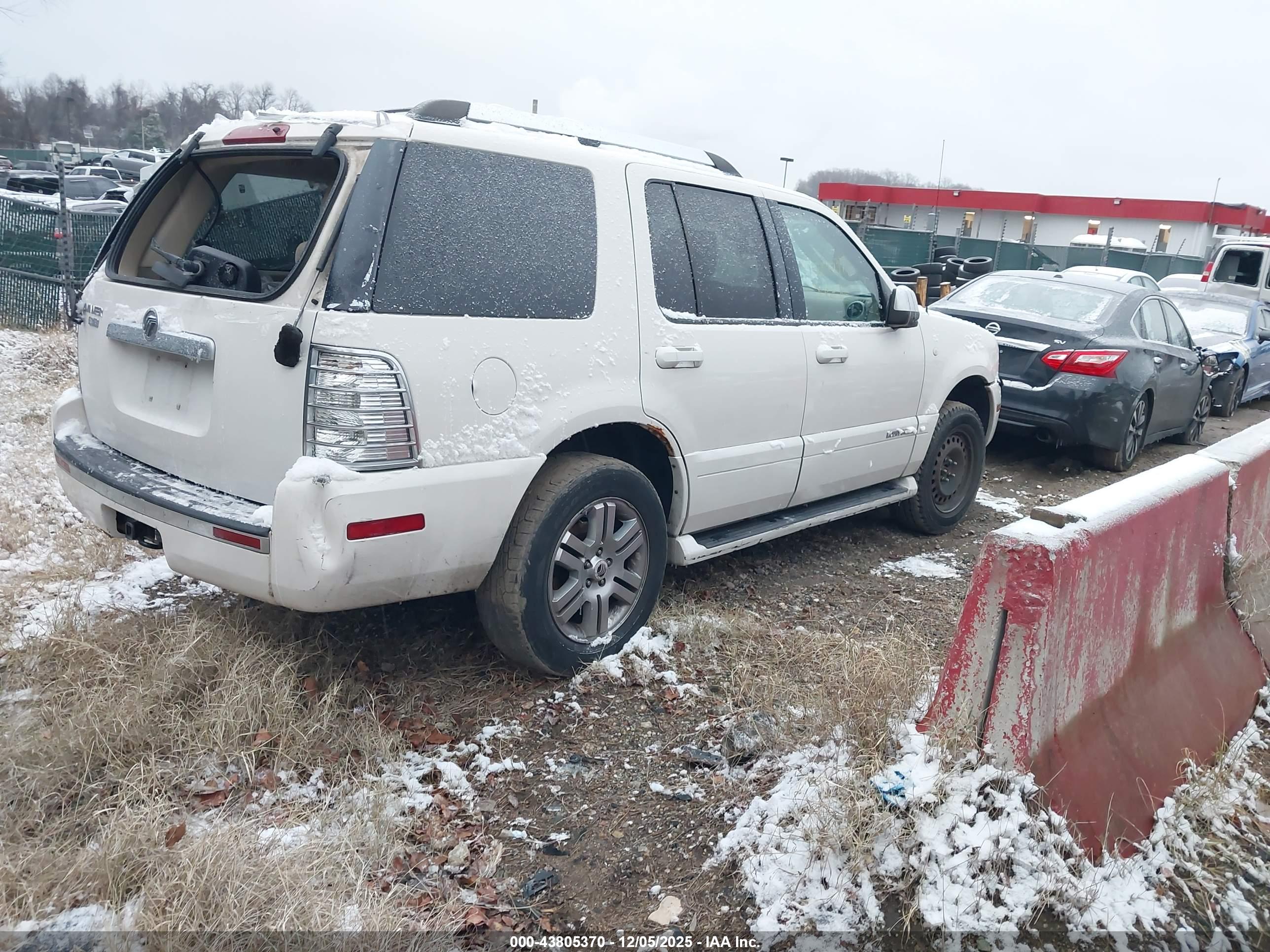 MERCURY MOUNTAINEER image 4