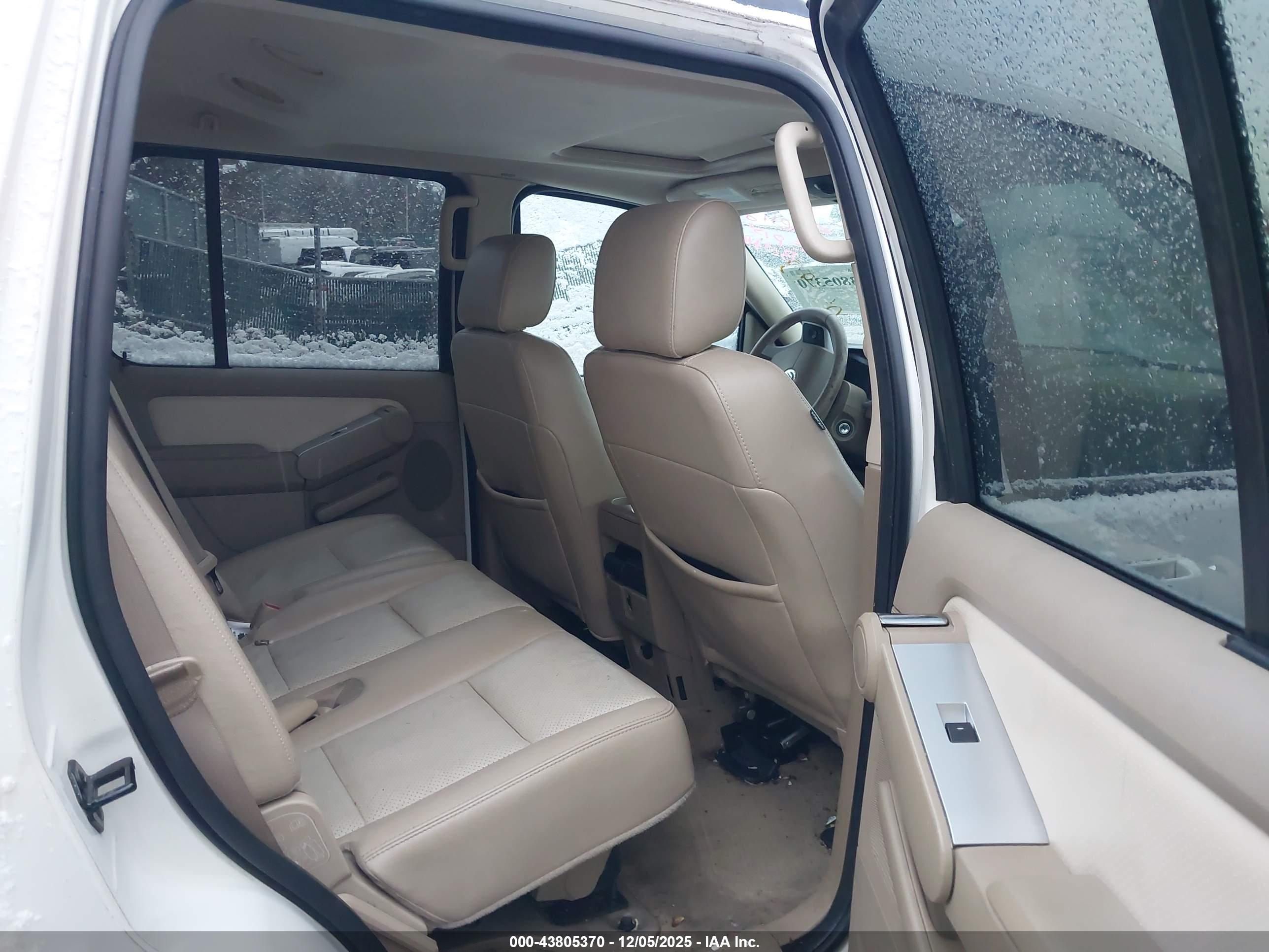 MERCURY MOUNTAINEER image 8