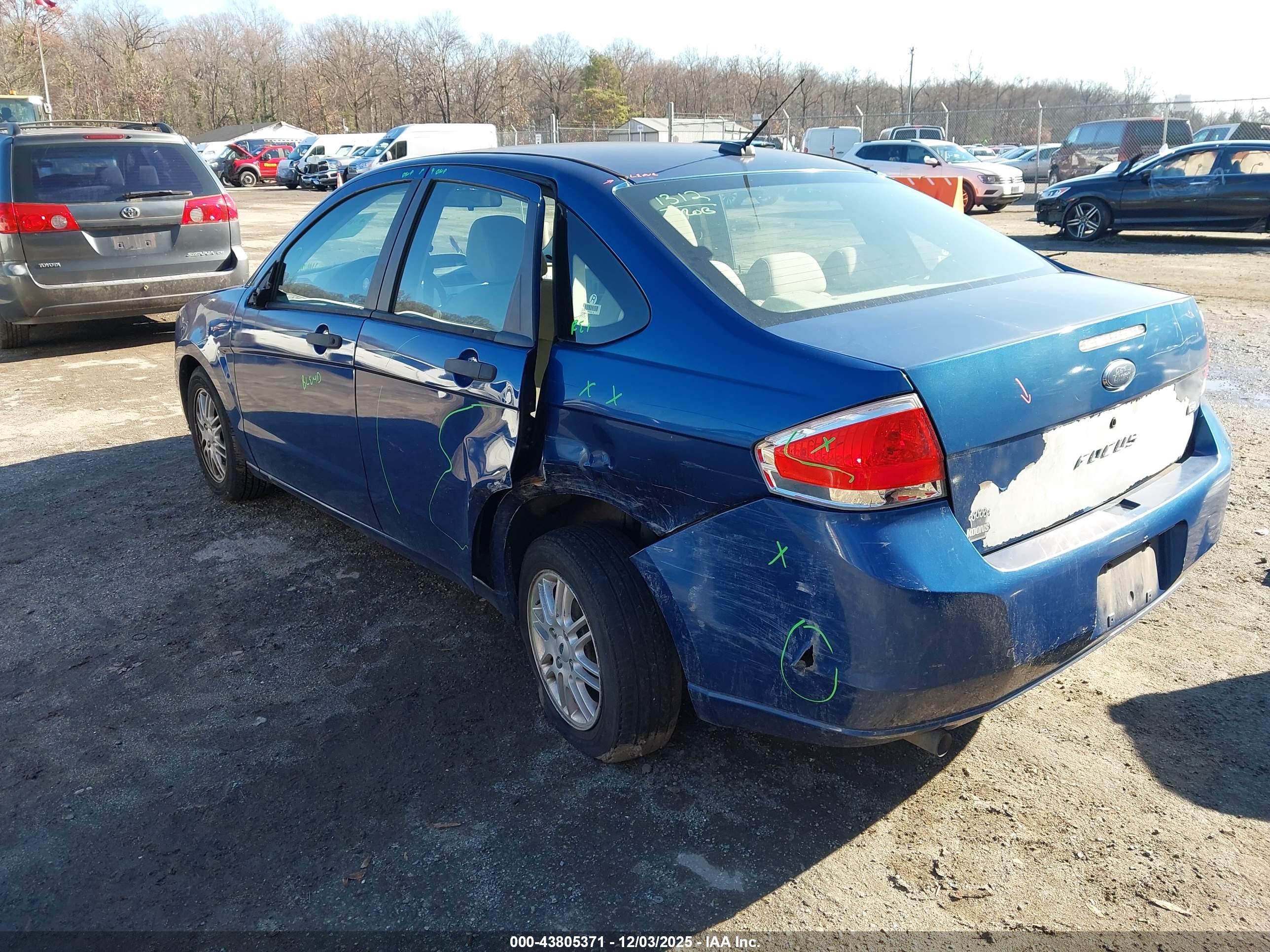 FORD FOCUS image 3