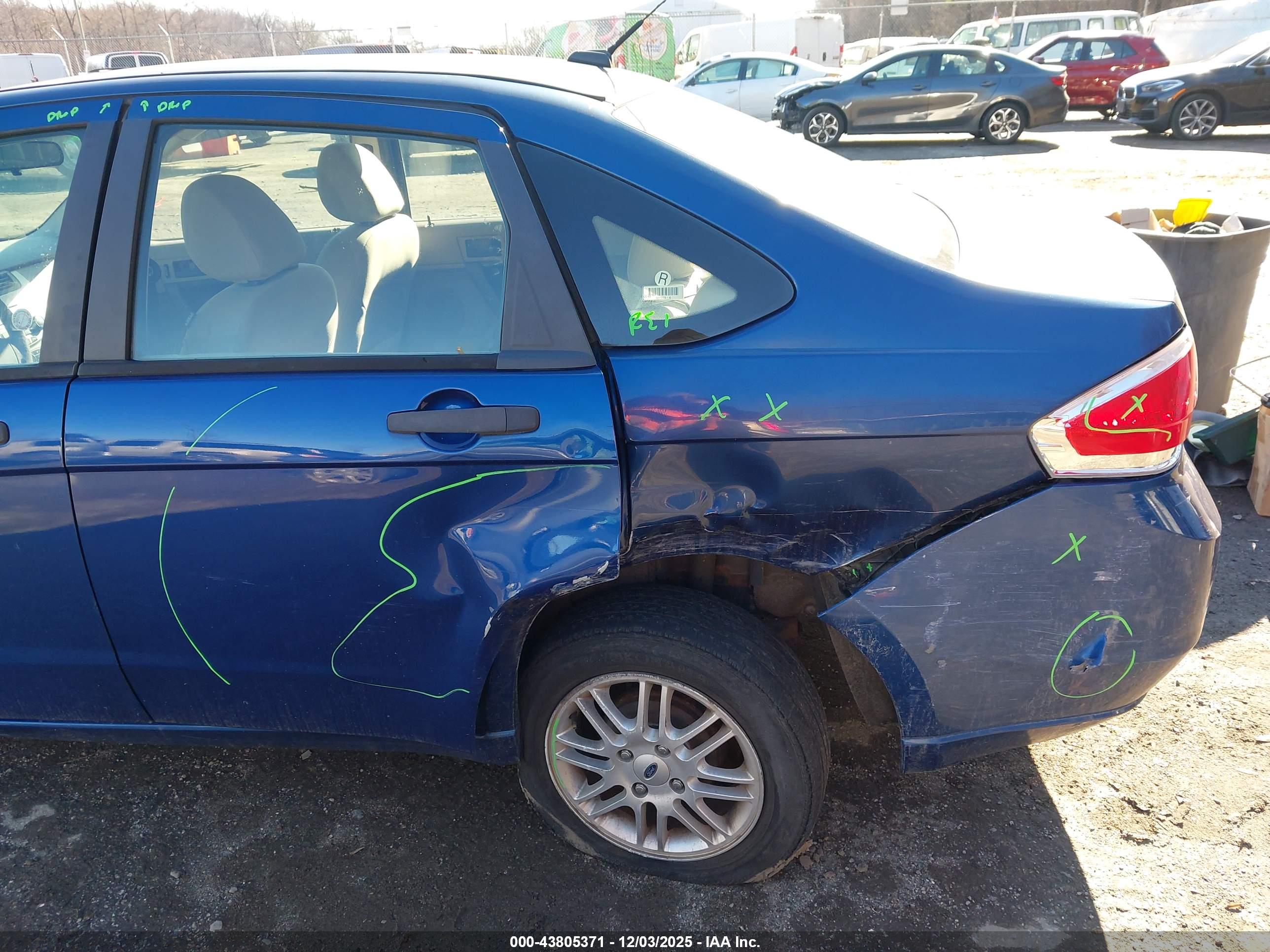 FORD FOCUS image 6