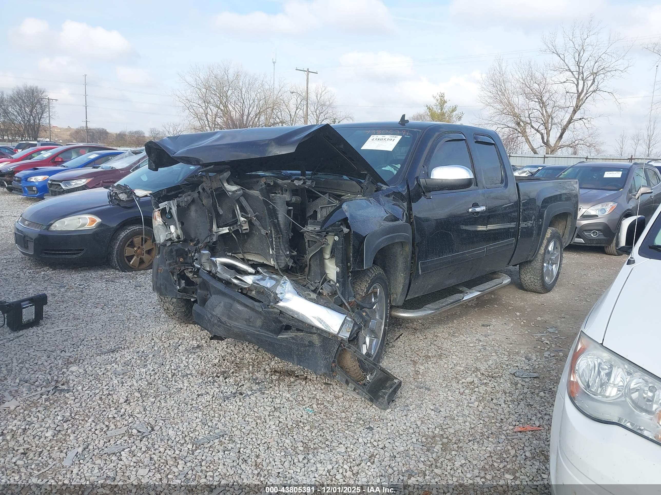 CHEVROLET SILVERADO image 2