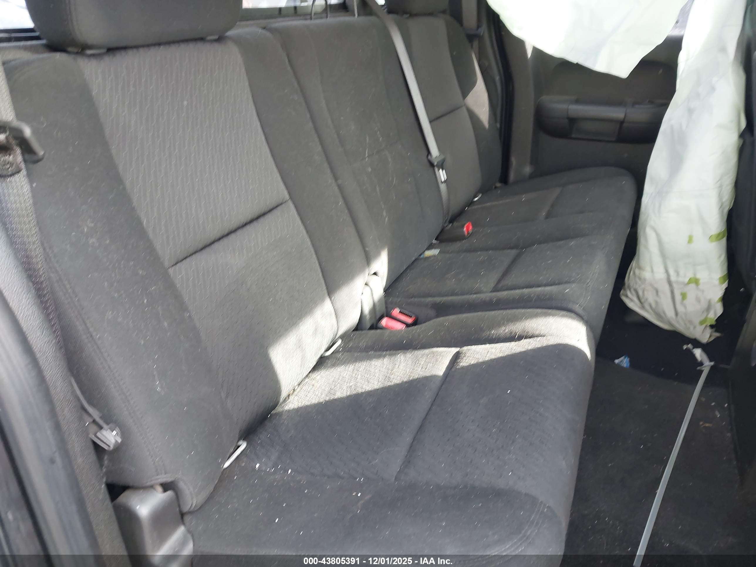 CHEVROLET SILVERADO image 8