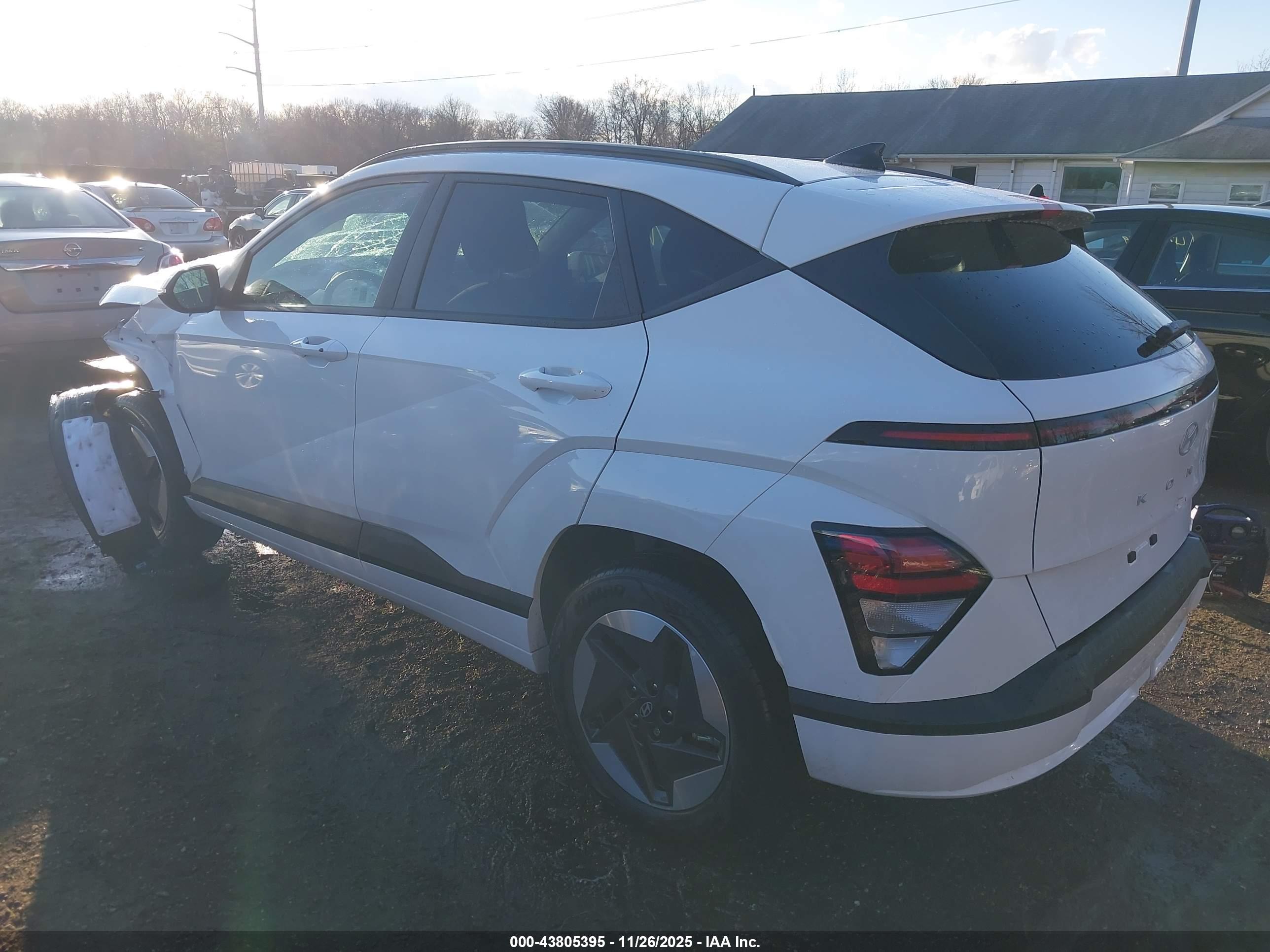 HYUNDAI KONA image 3
