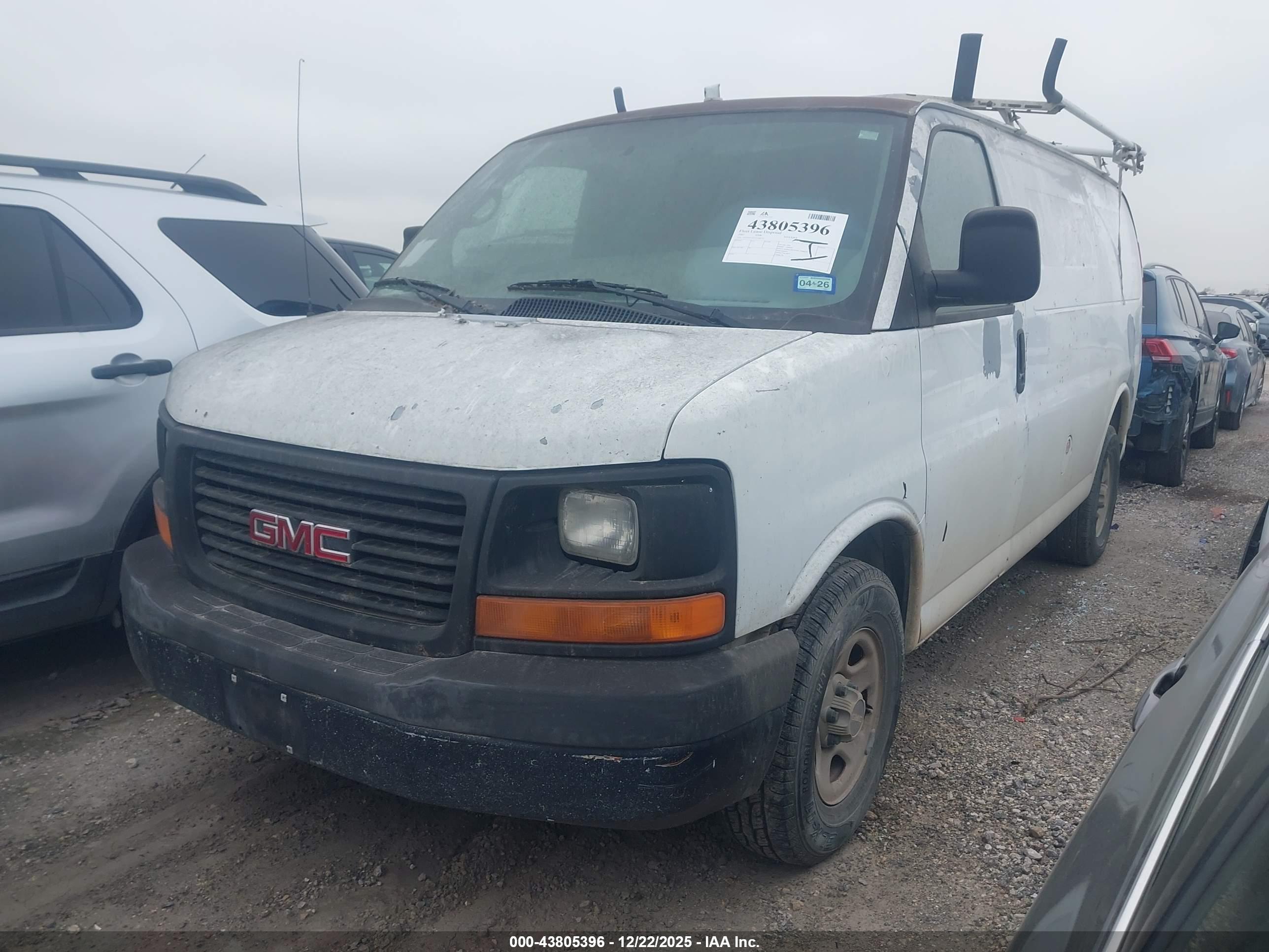 GMC SAVANA image 2