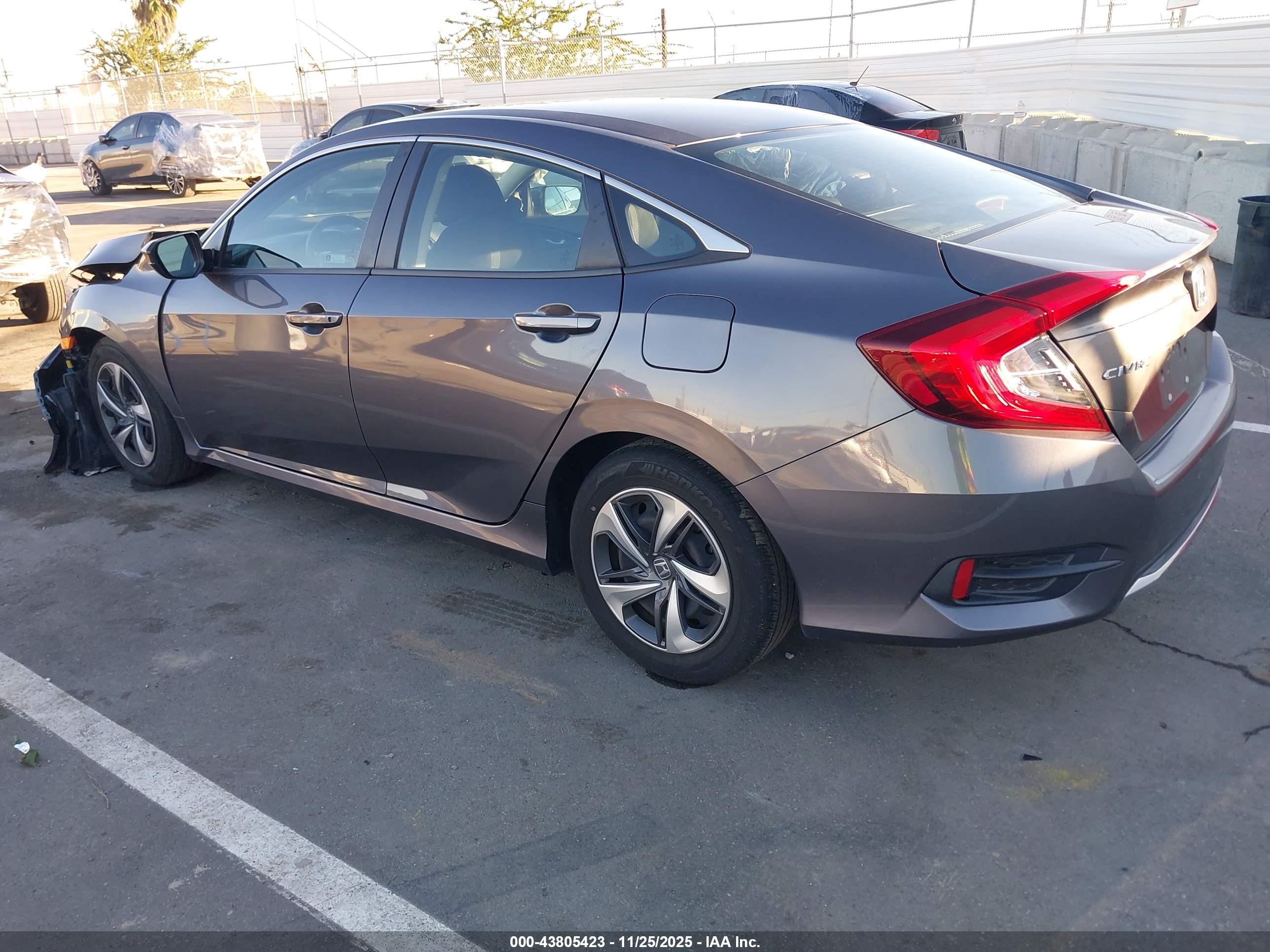 HONDA CIVIC image 3