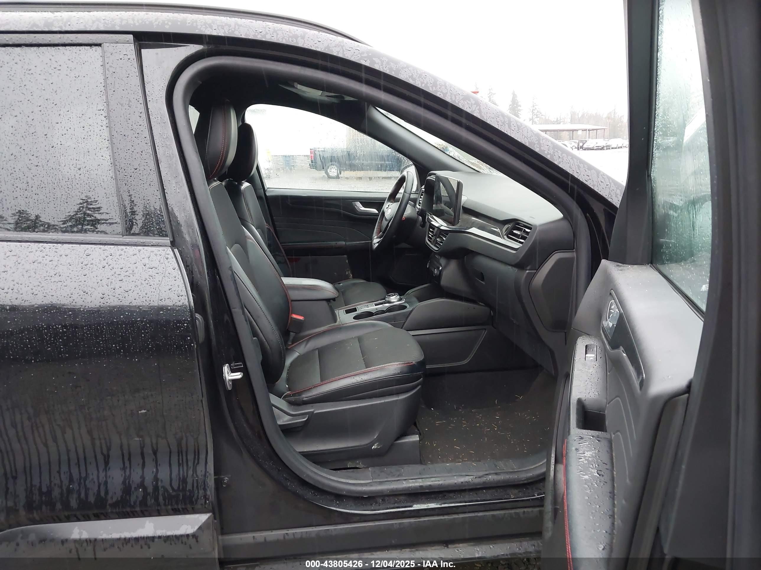 FORD ESCAPE image 5