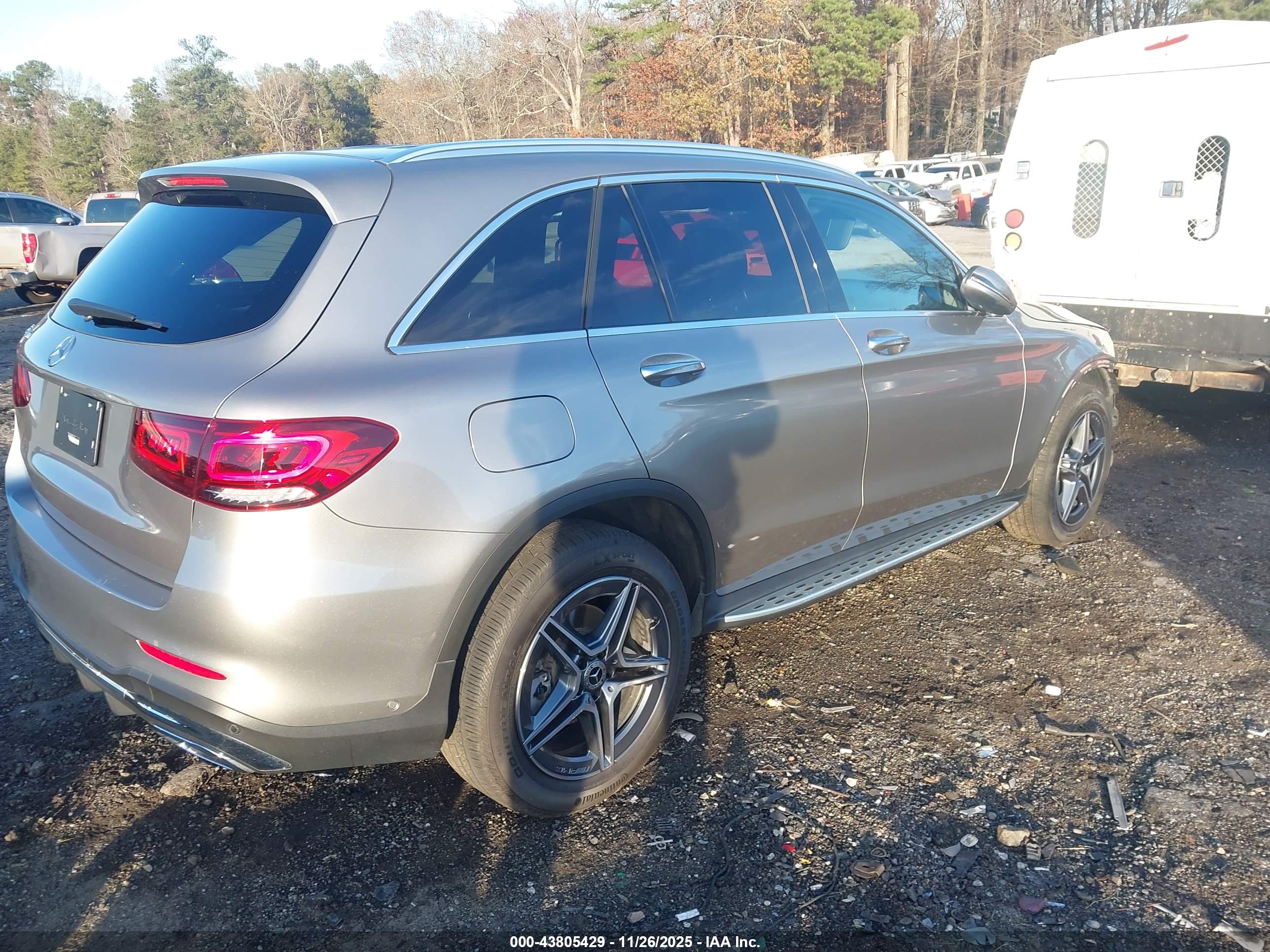 MERCEDES-BENZ GLC image 4