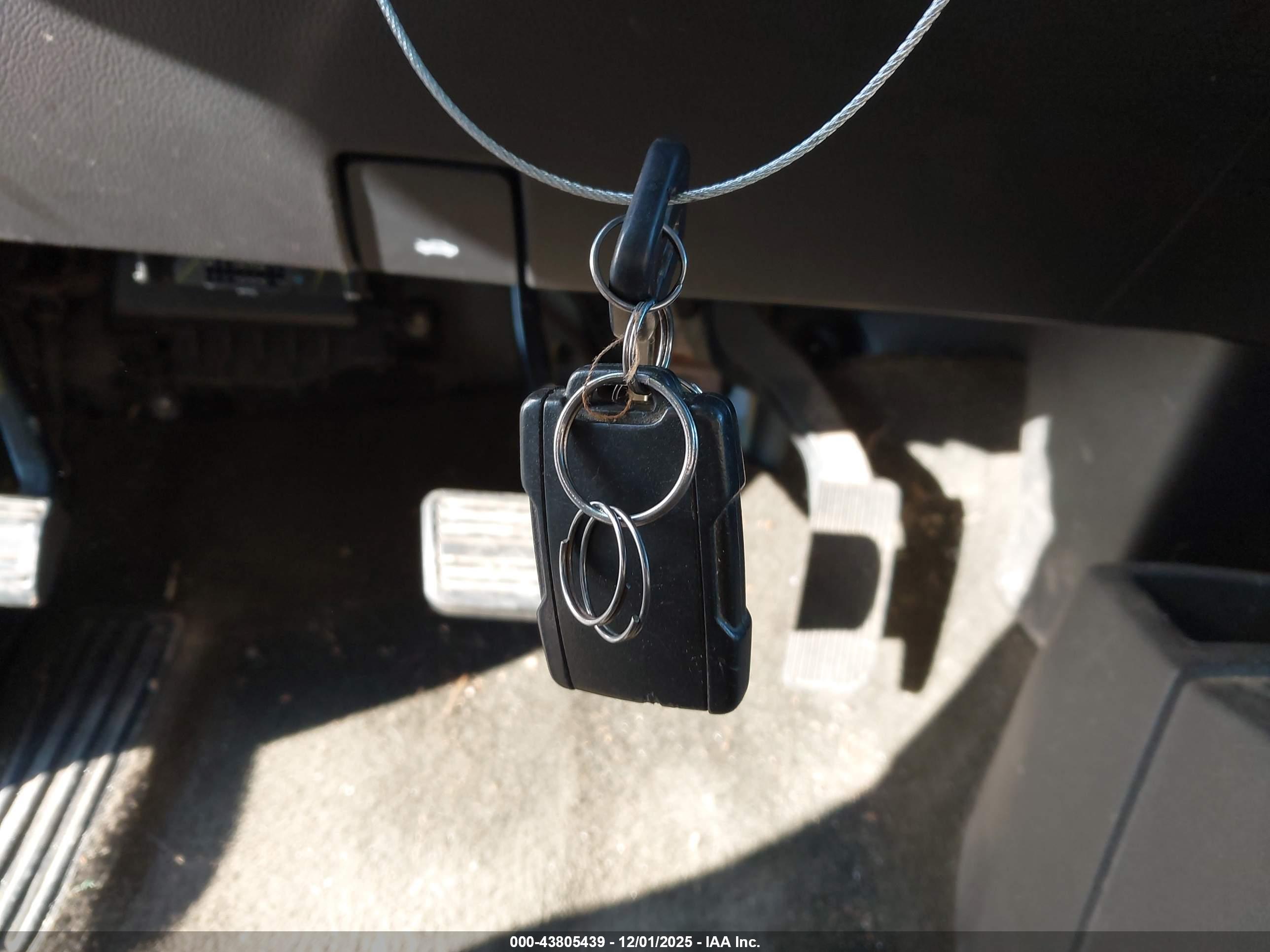 CHEVROLET SILVERADO image 11
