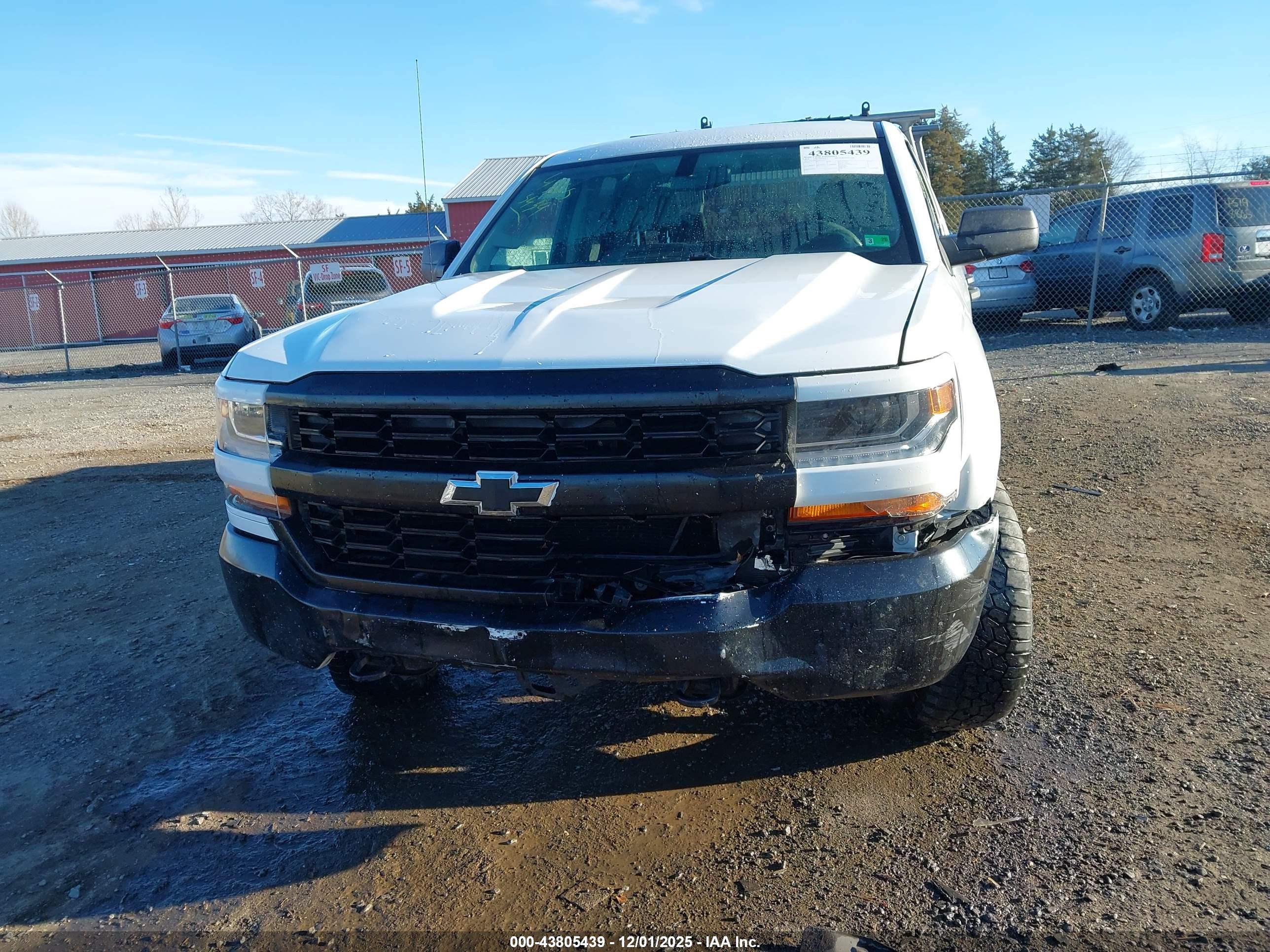 CHEVROLET SILVERADO image 6