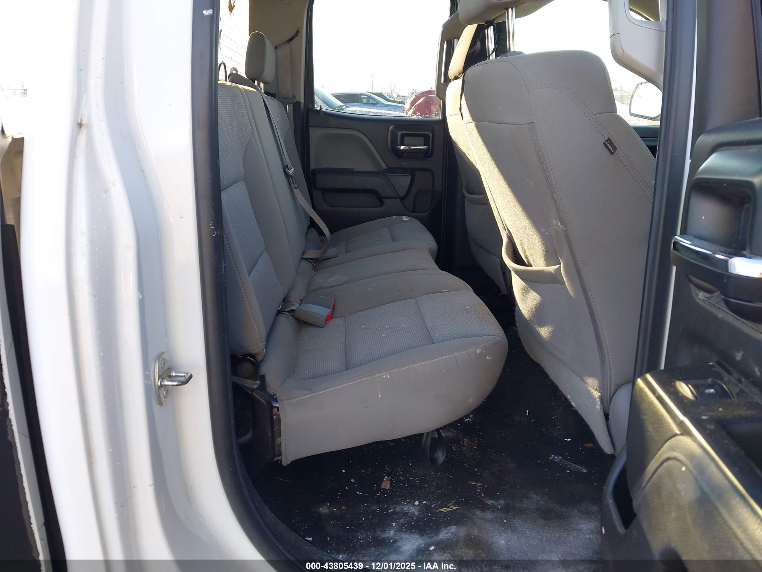 CHEVROLET SILVERADO image 8