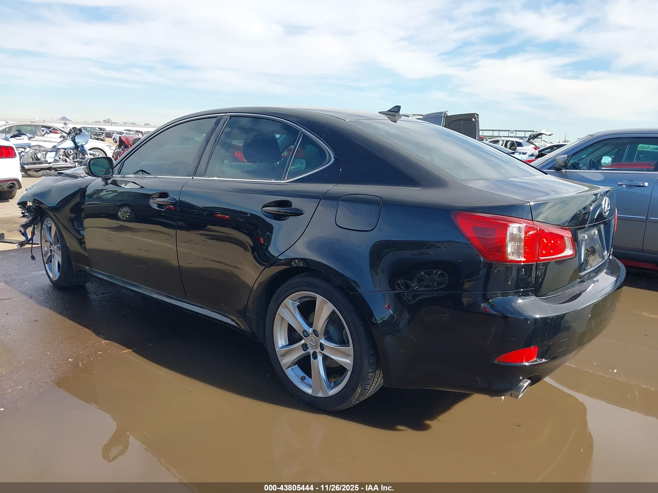 LEXUS IS image 3
