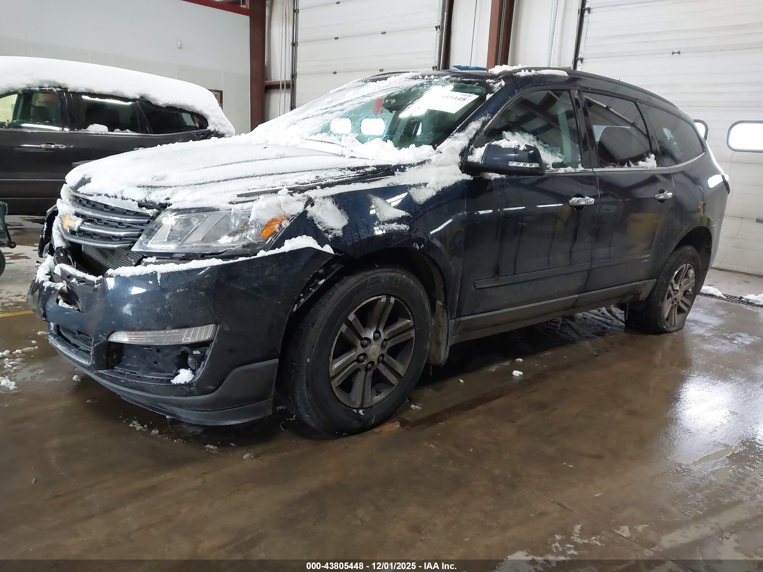 CHEVROLET TRAVERSE image 2