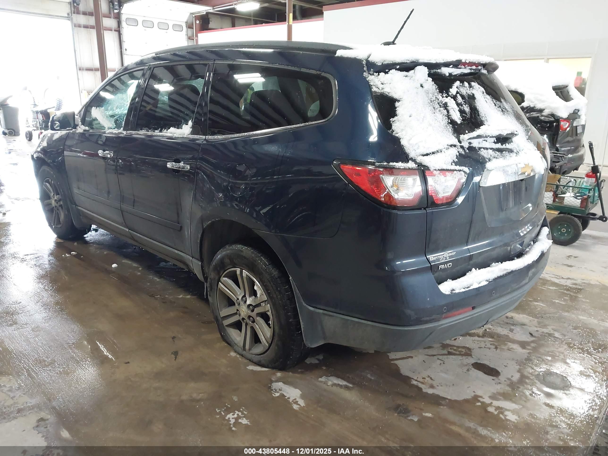 CHEVROLET TRAVERSE image 3