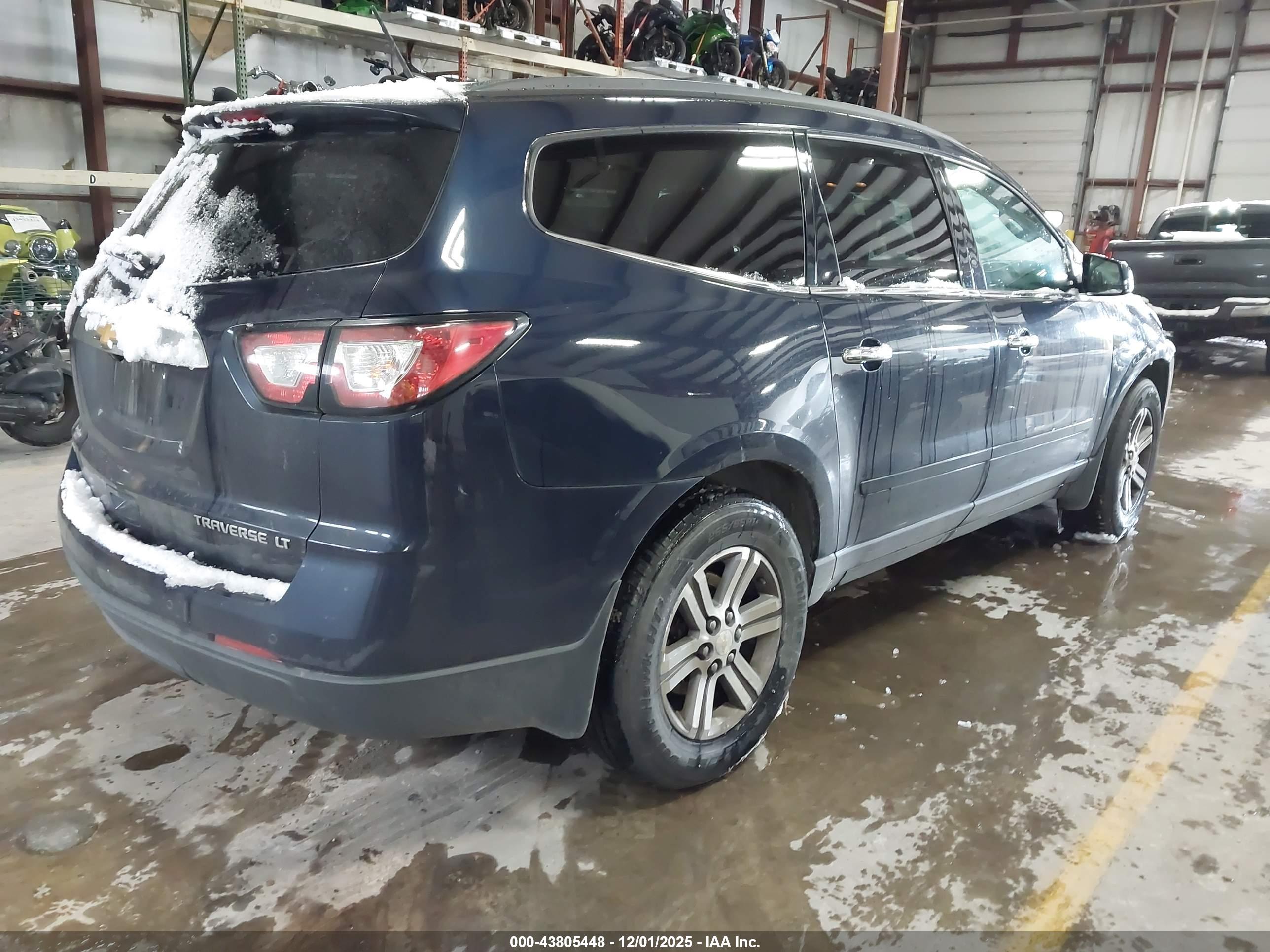 CHEVROLET TRAVERSE image 4