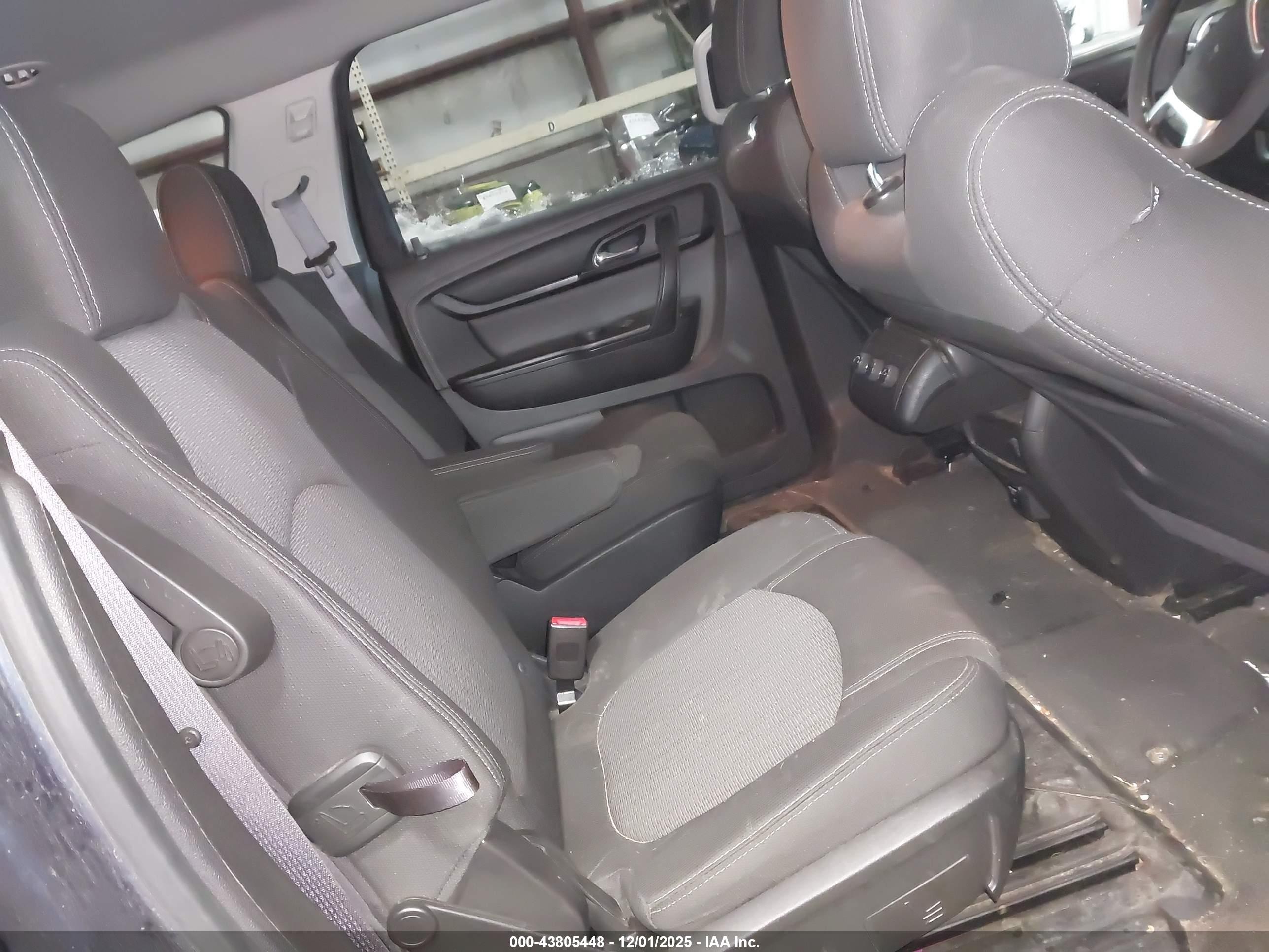 CHEVROLET TRAVERSE image 8