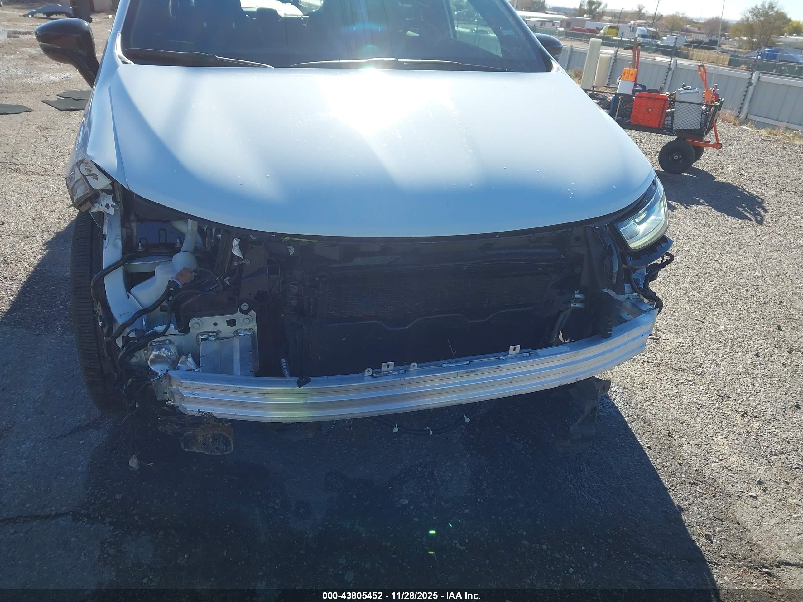 CHRYSLER PACIFICA image 6