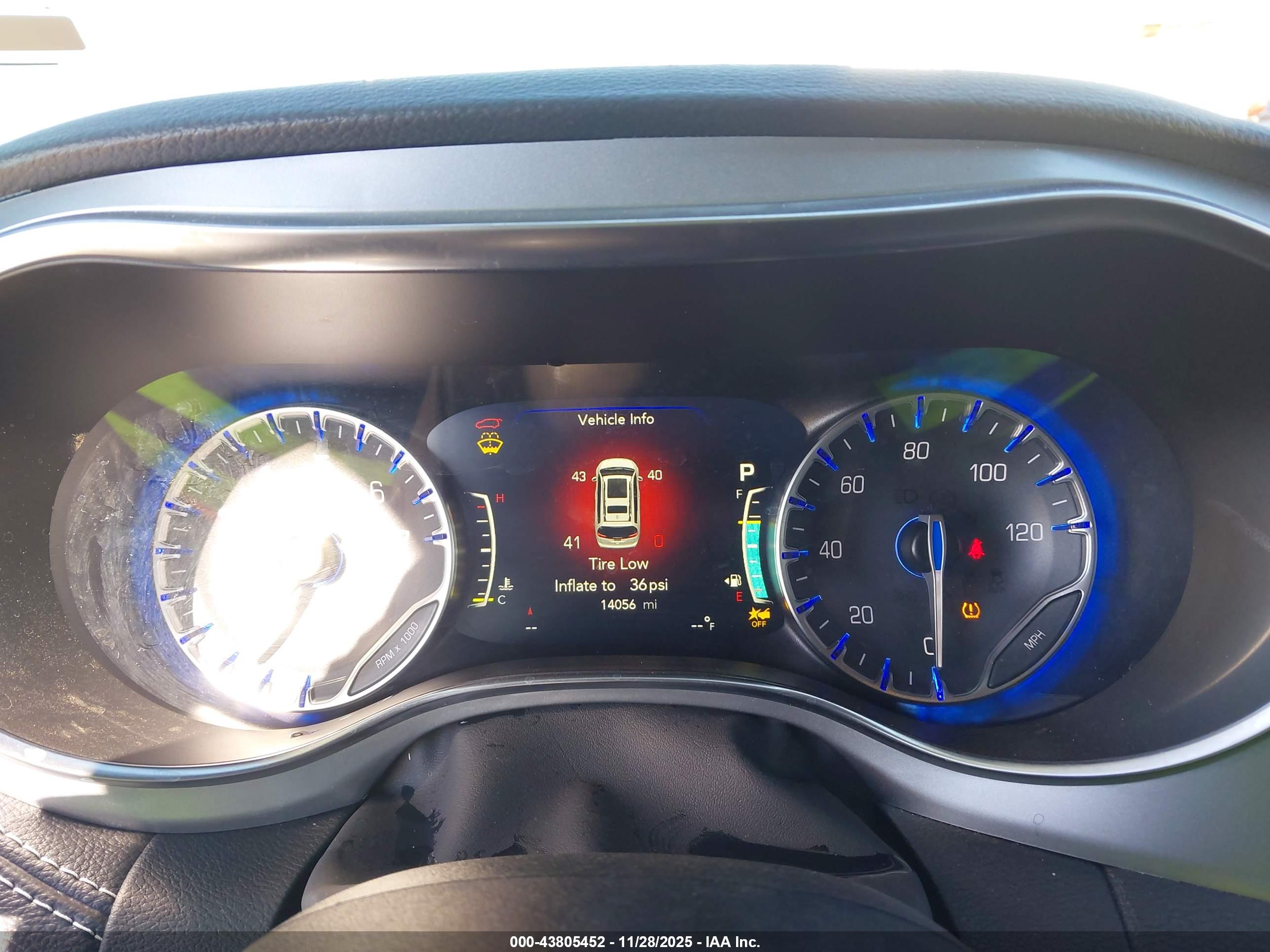 CHRYSLER PACIFICA image 7