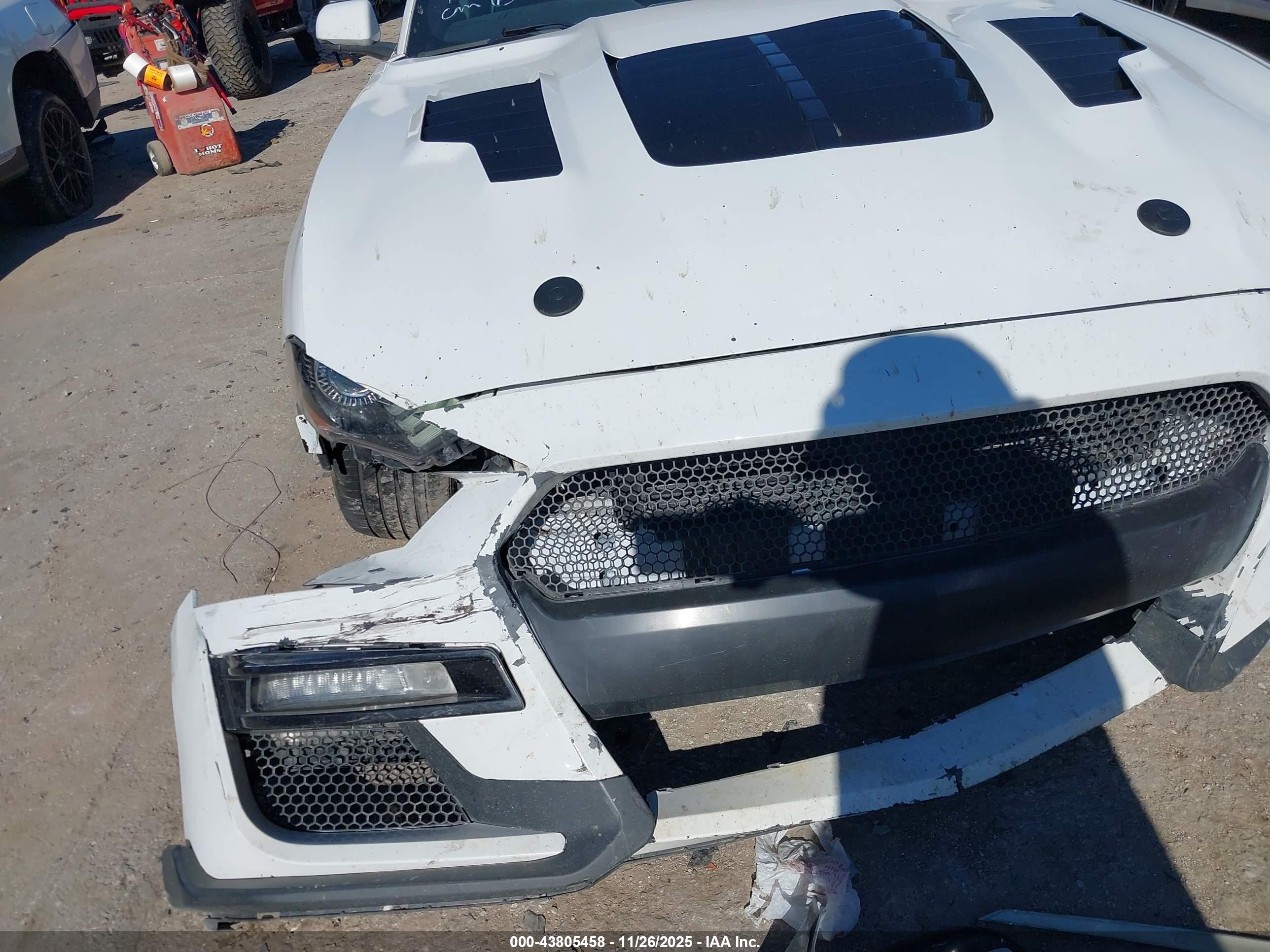 FORD MUSTANG image 6
