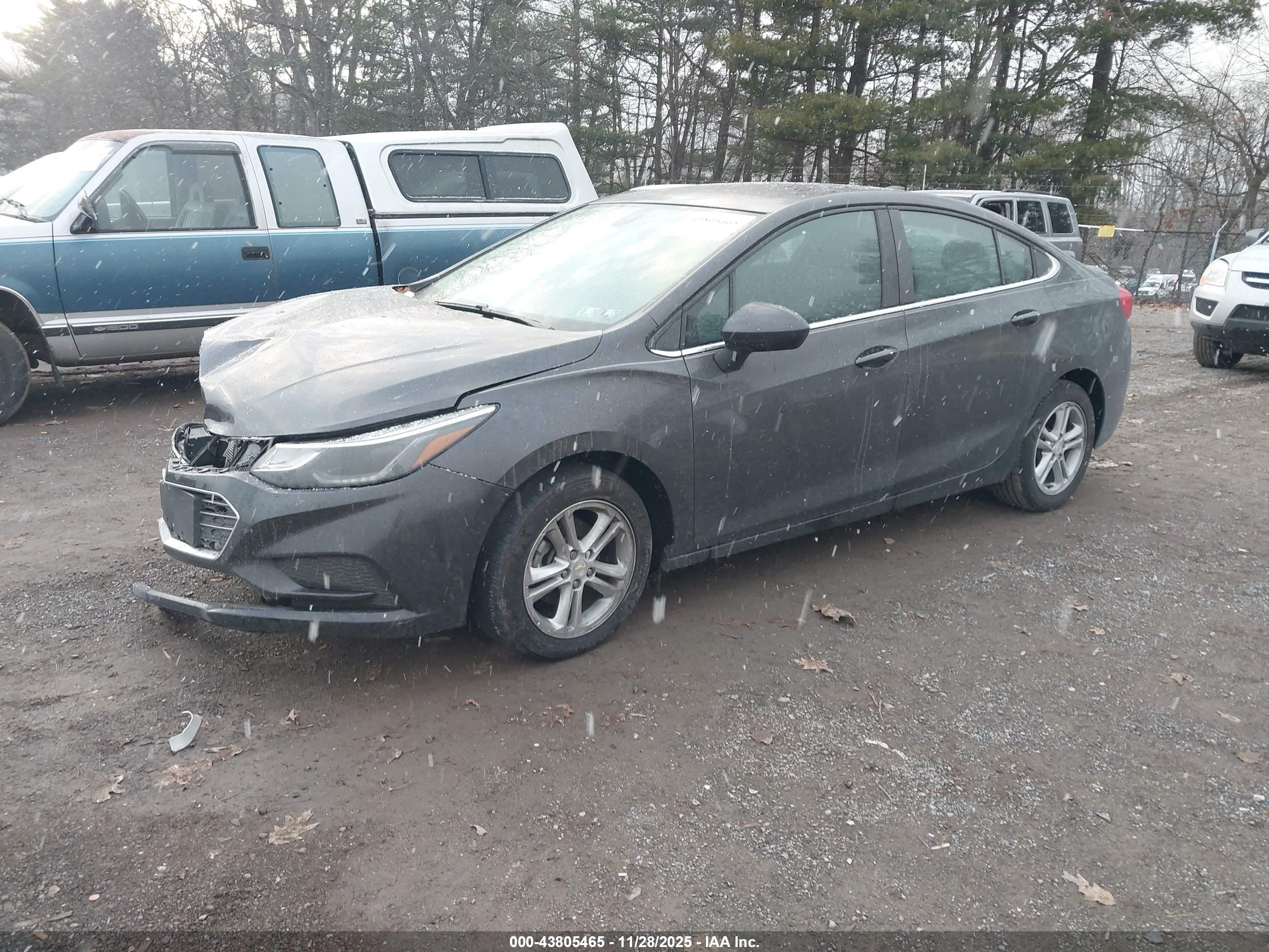 CHEVROLET CRUZE image 2
