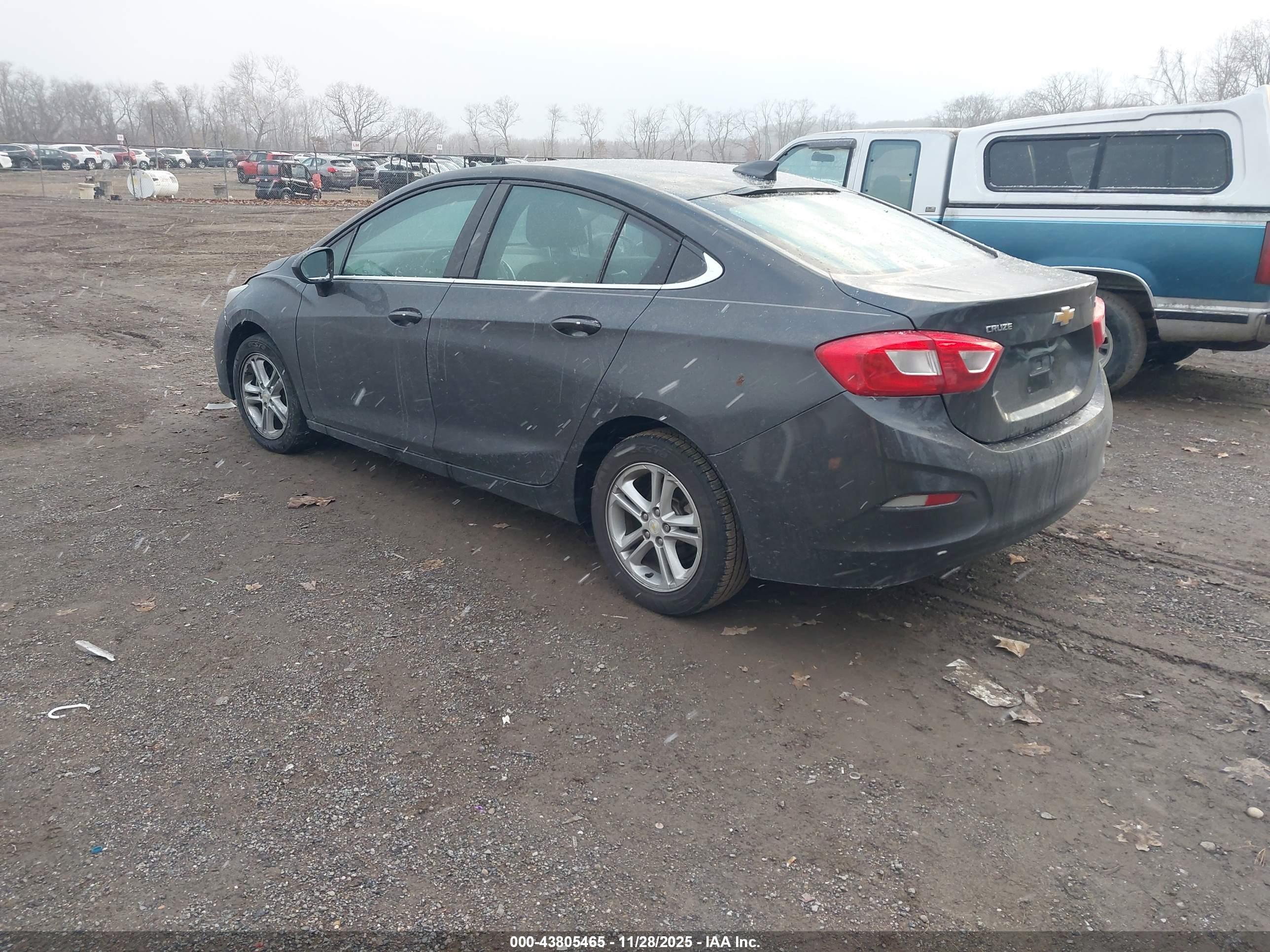 CHEVROLET CRUZE image 3