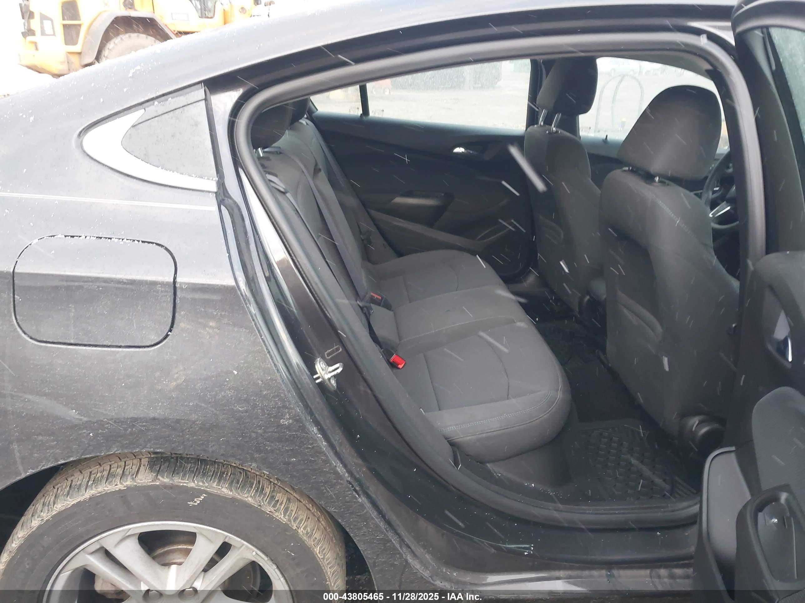 CHEVROLET CRUZE image 8