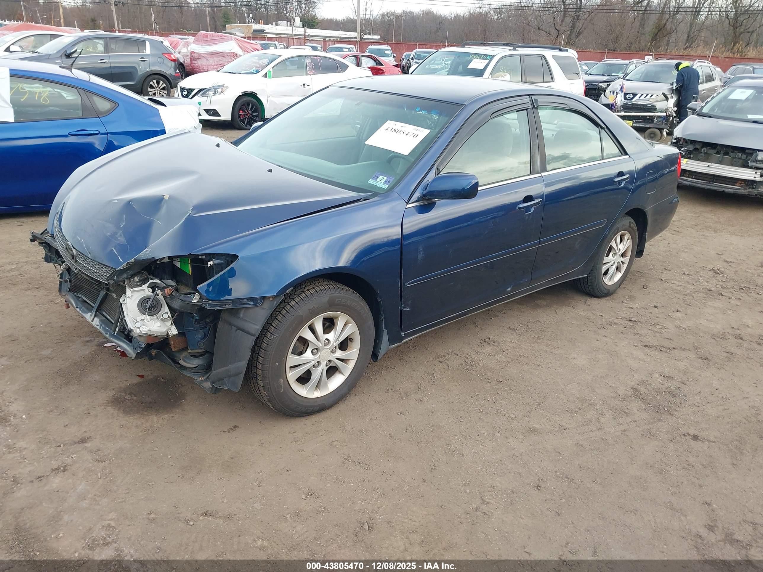 TOYOTA CAMRY image 2