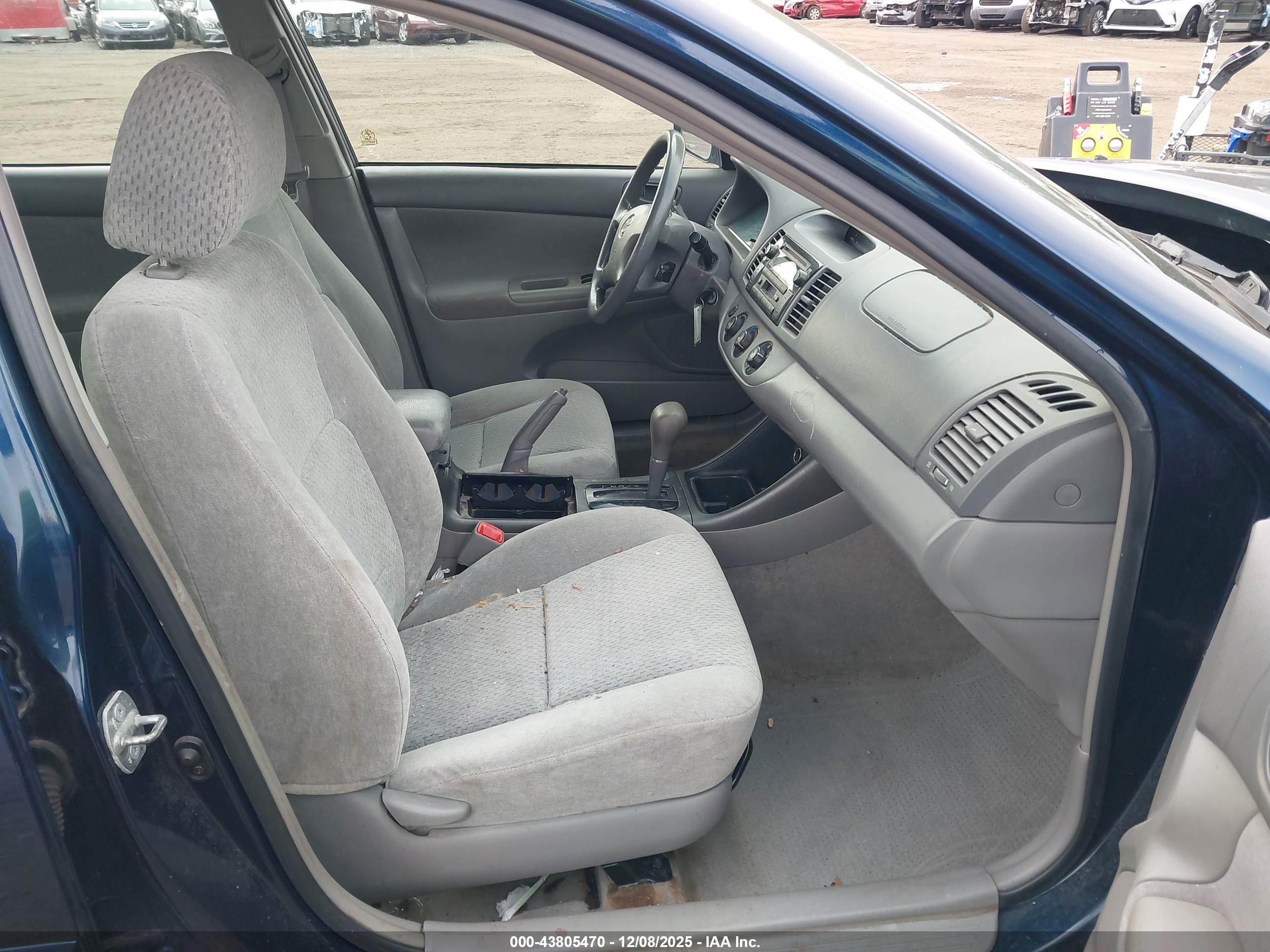 TOYOTA CAMRY image 5