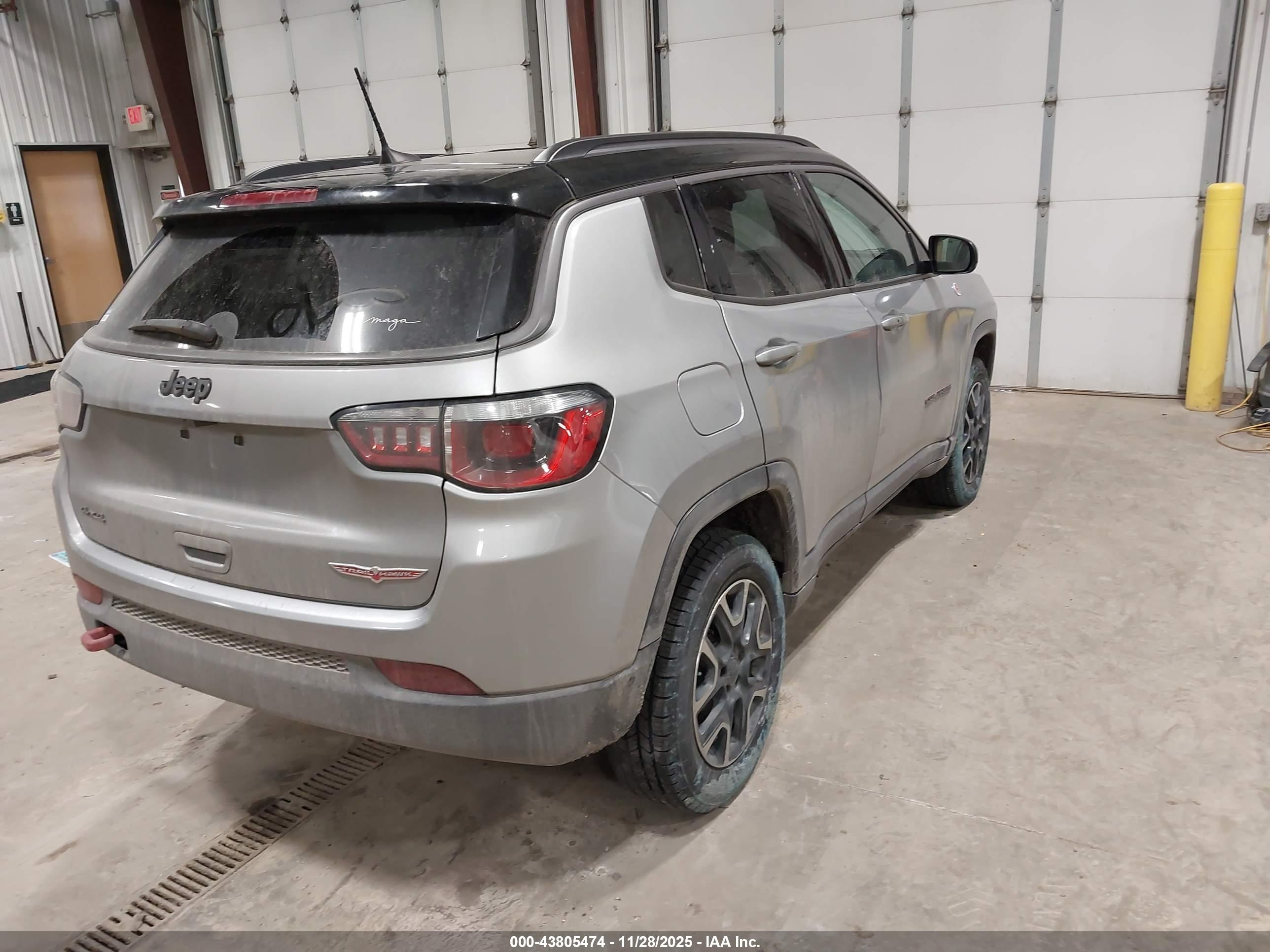 JEEP COMPASS image 4