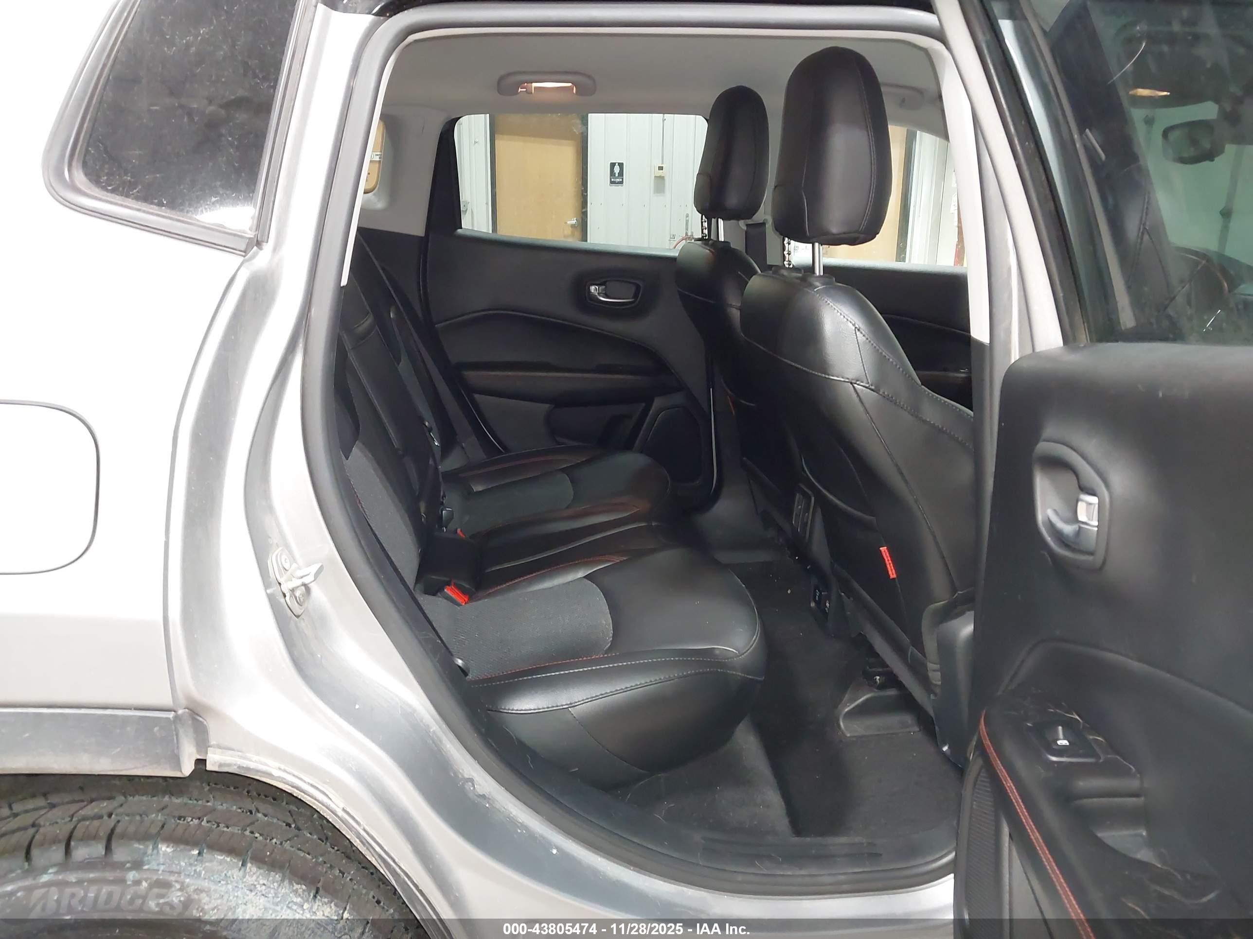 JEEP COMPASS image 8