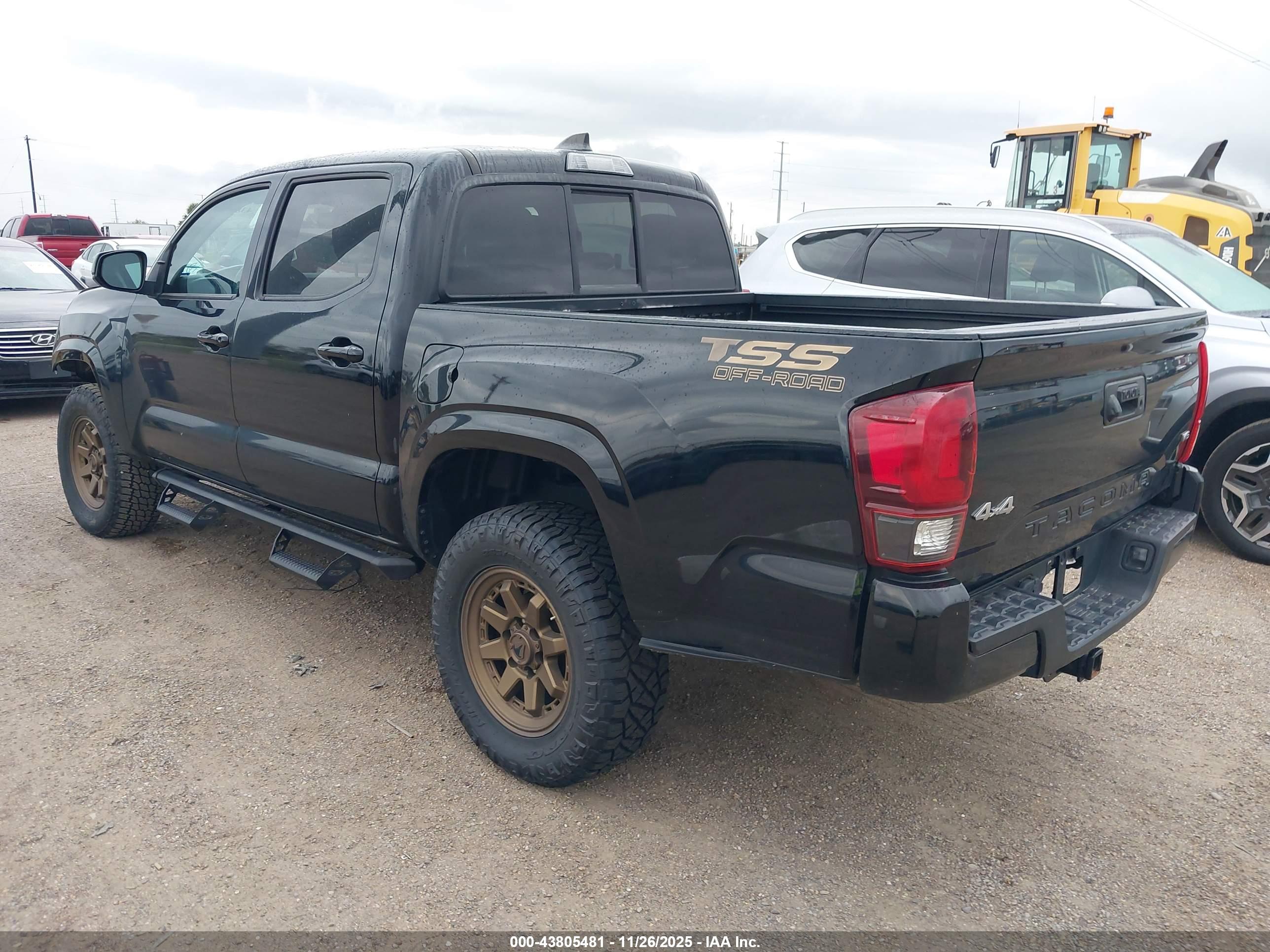 TOYOTA TACOMA image 3