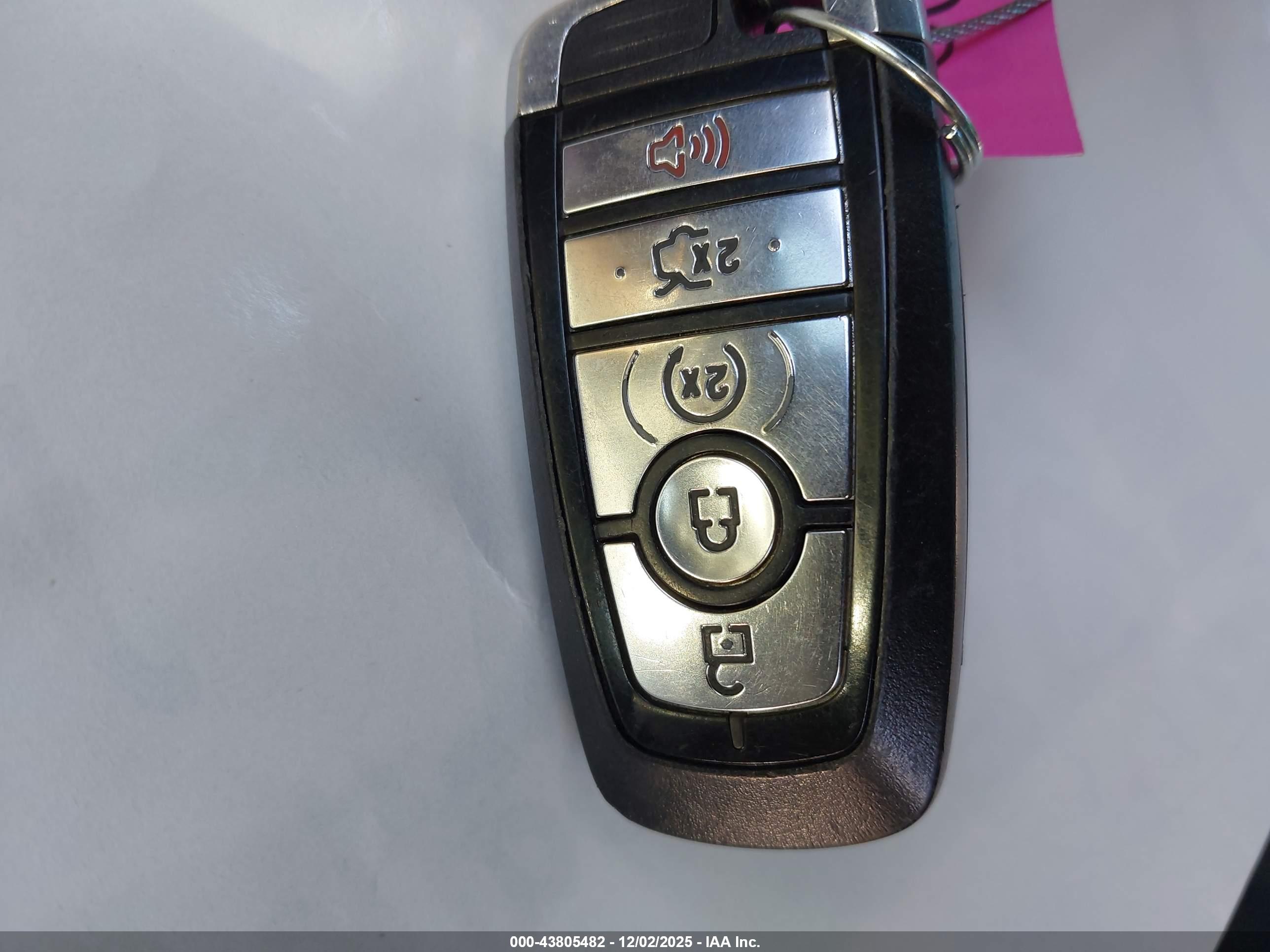 FORD FUSION image 11