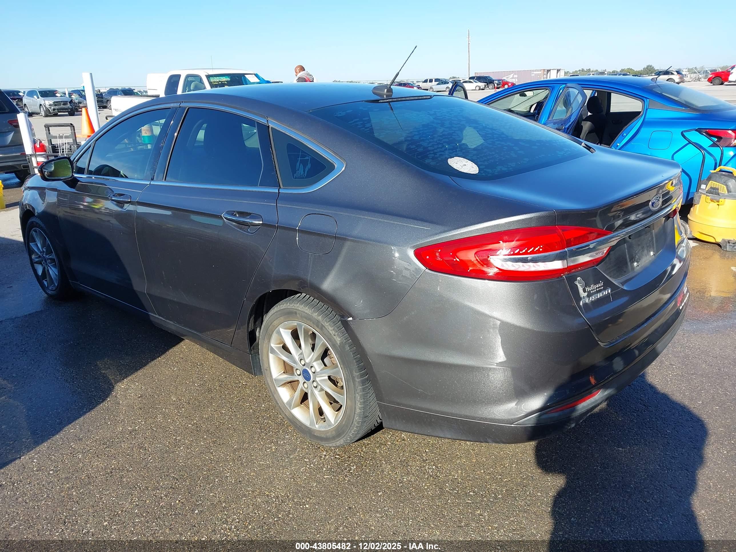 FORD FUSION image 3