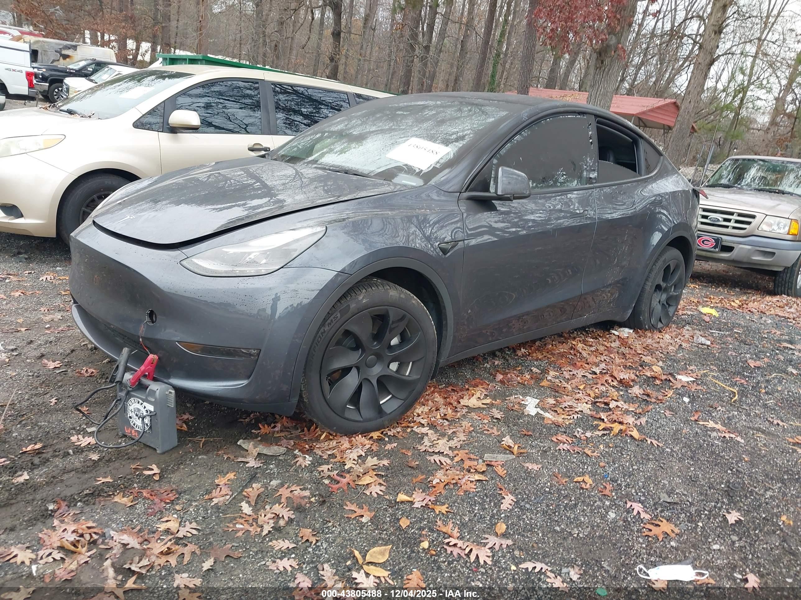 TESLA MODEL image 2