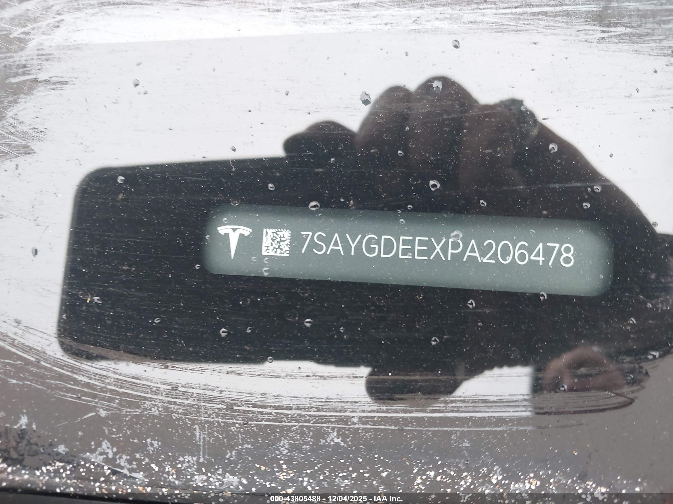 TESLA MODEL image 9