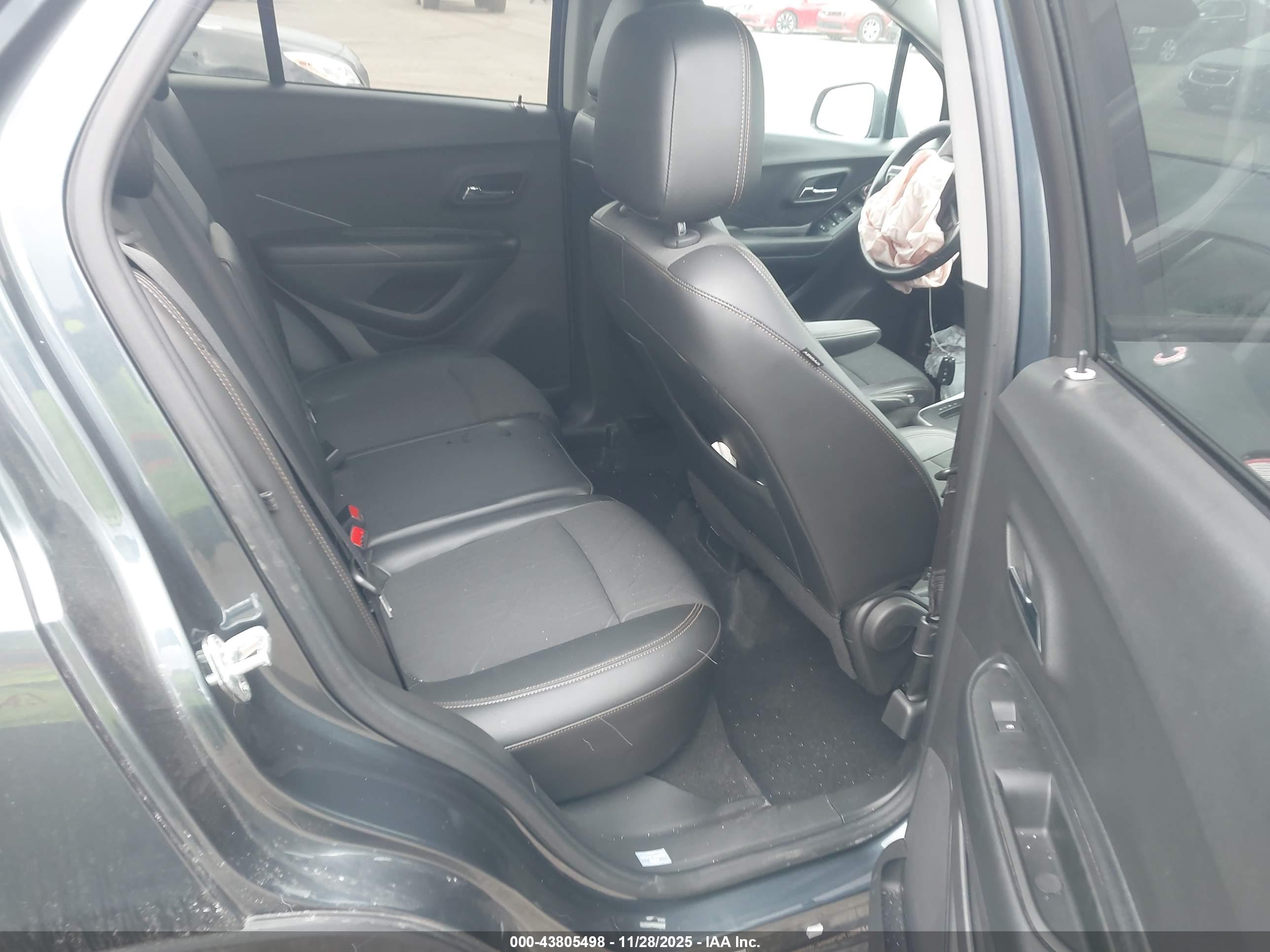 CHEVROLET TRAX image 8